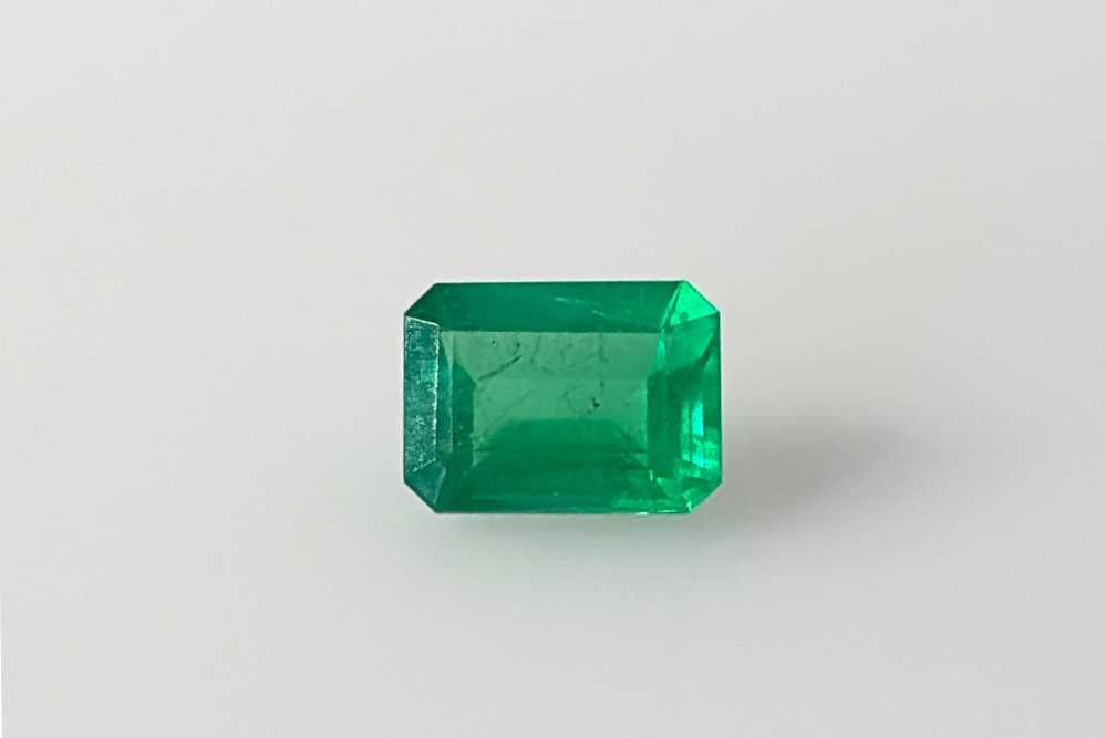 Szmaragd 1,42 ct, zielony, szlif szmaragdowy