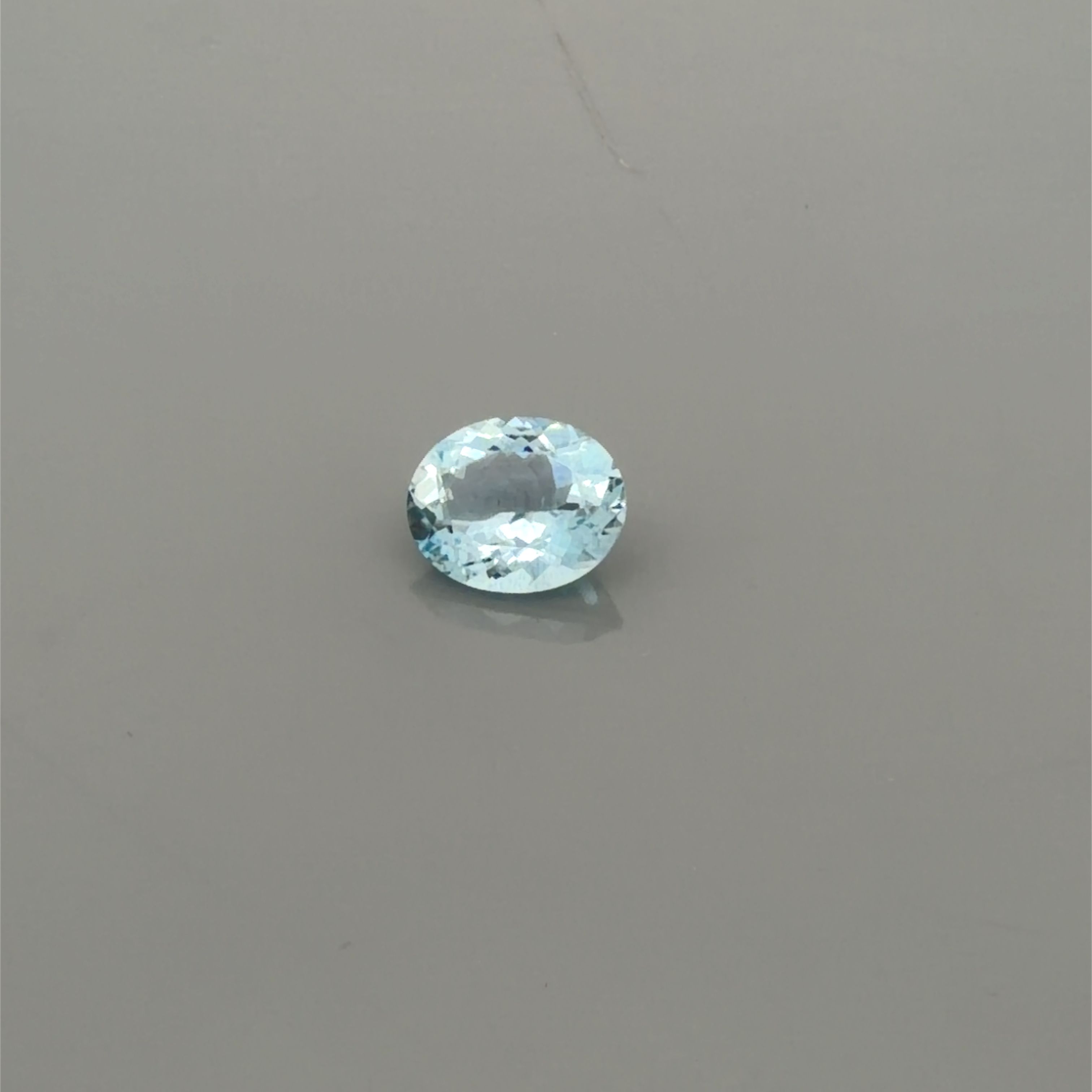 Akwamaryn 1,84 ct, niebieski, szlif owalny