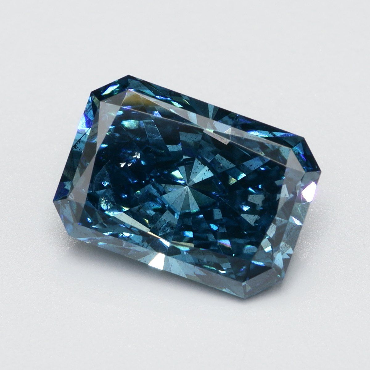 1.52 CT Fancy Vivid Blue RADIANT
