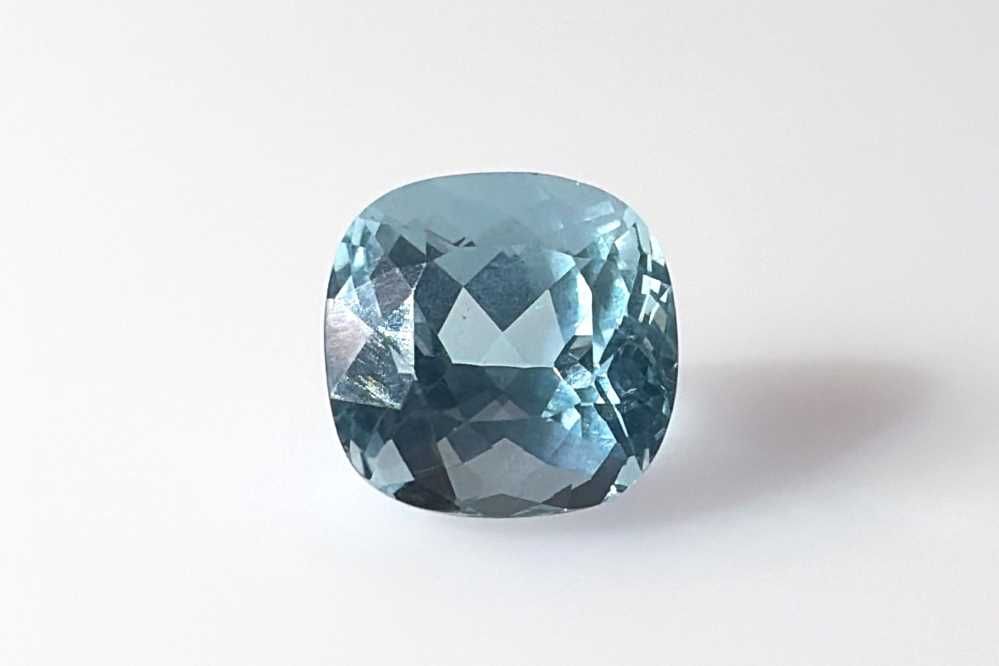 Akwamaryn 4,52 ct, niebieski, szlif cushion