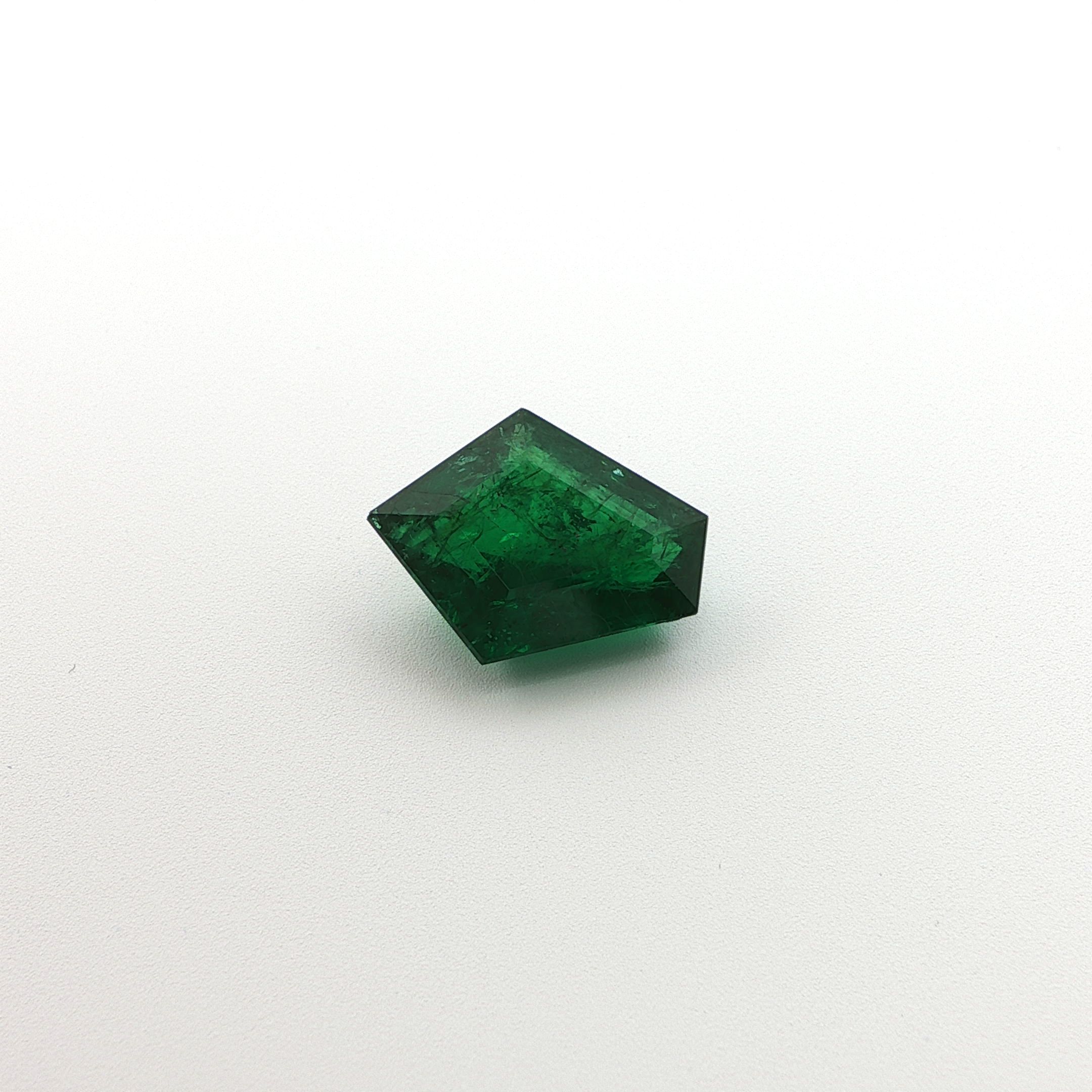Szmaragd 3,76 ct, zielony, szlif latawiec