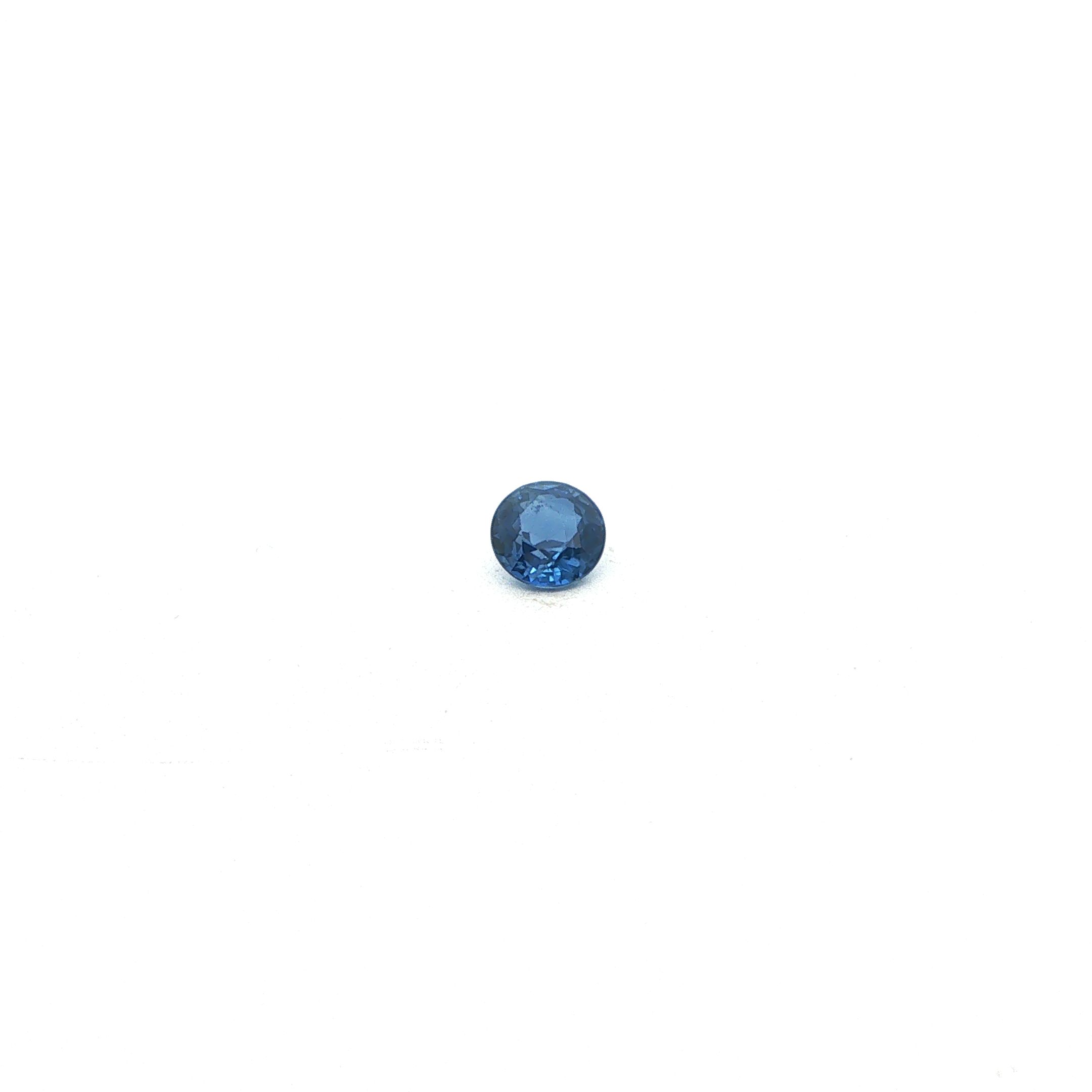 0.66 ct Round sapphire