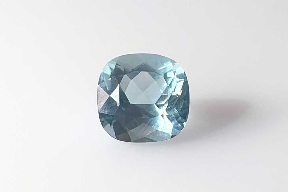 Akwamaryn 2,99 ct, niebieski, szlif cushion