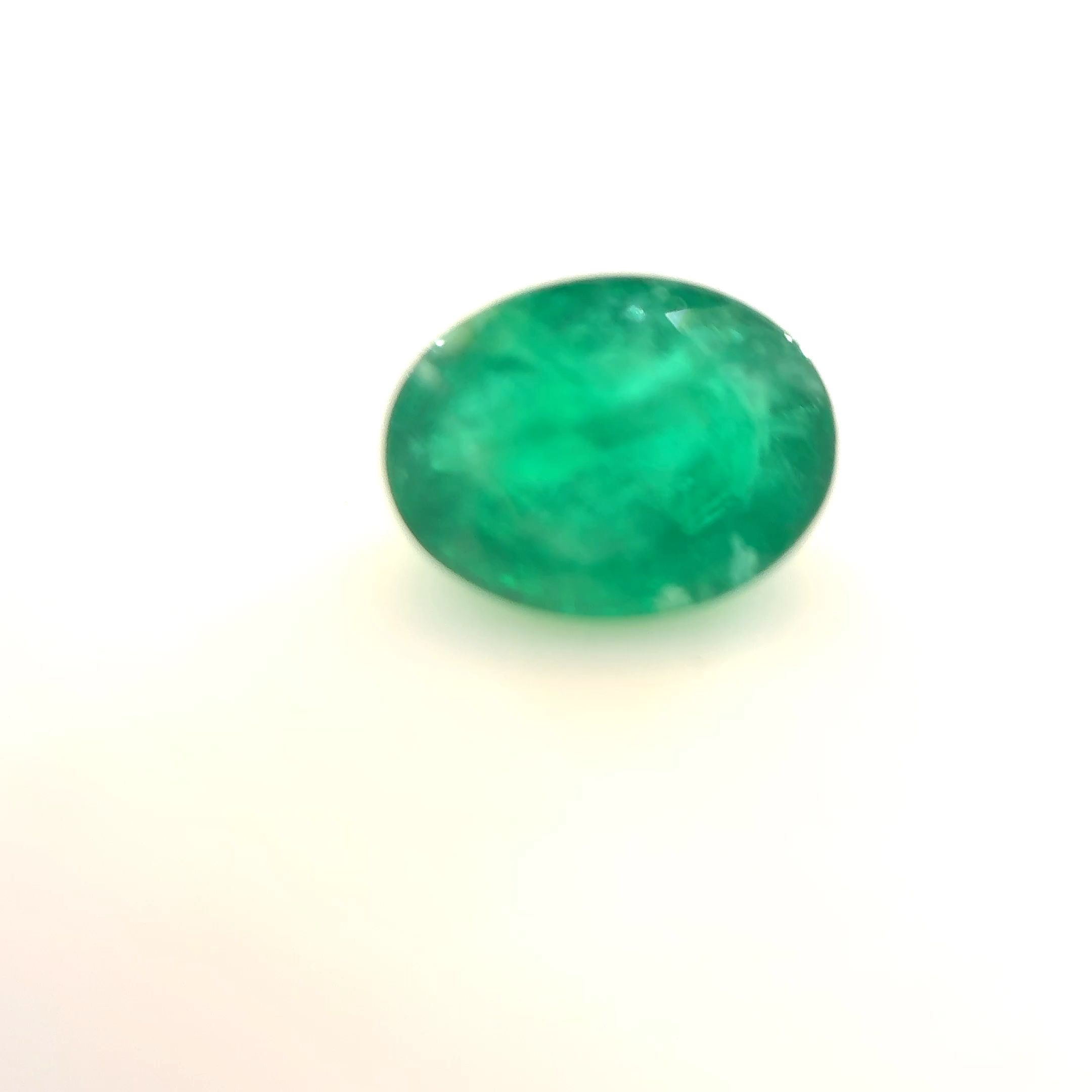 Szmaragd 1,42 ct, zielony, szlif owalny