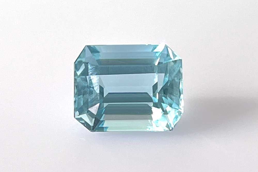 AQUAMARINE FACETED 8.13ct BLUE BLUE SI MOZAMBIQUE NONE