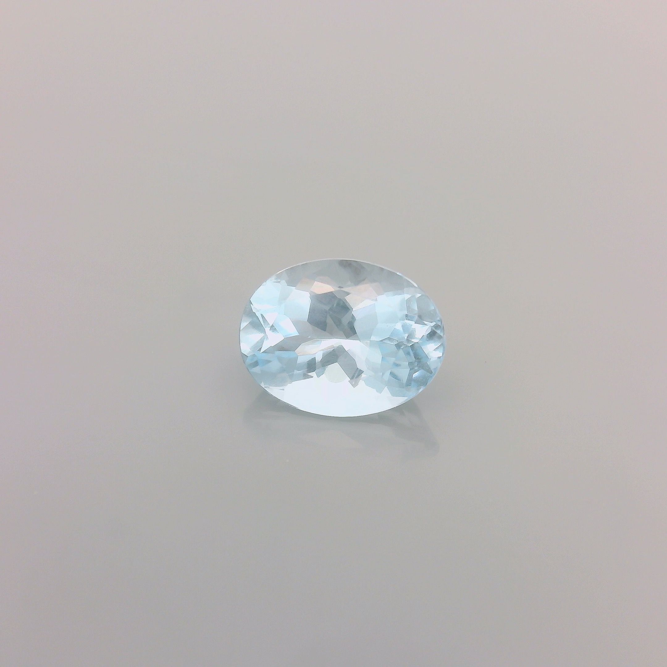 Akwamaryn 1,19 ct, niebieski, szlif owalny