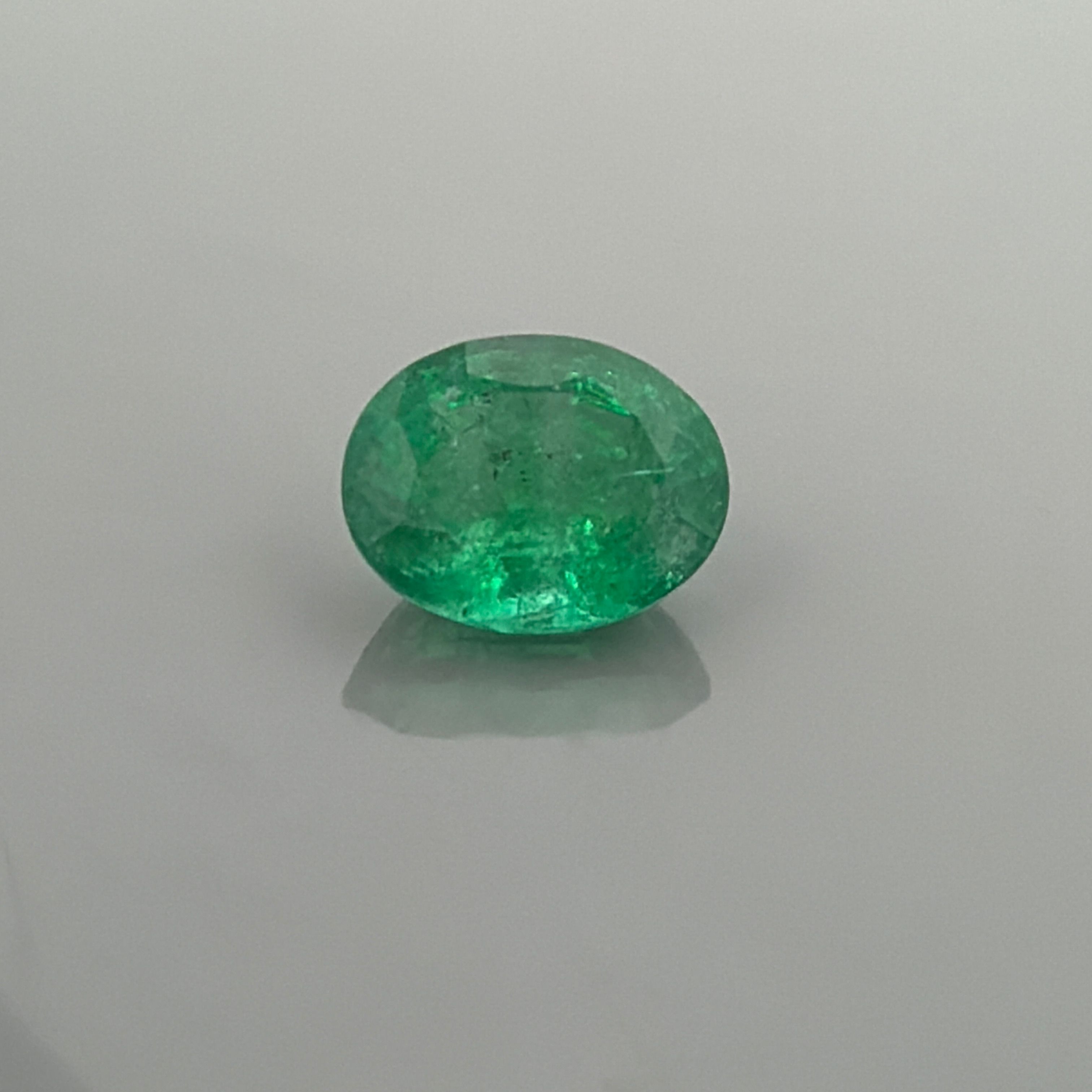 Szmaragd 3,67 ct, zielony, szlif owalny