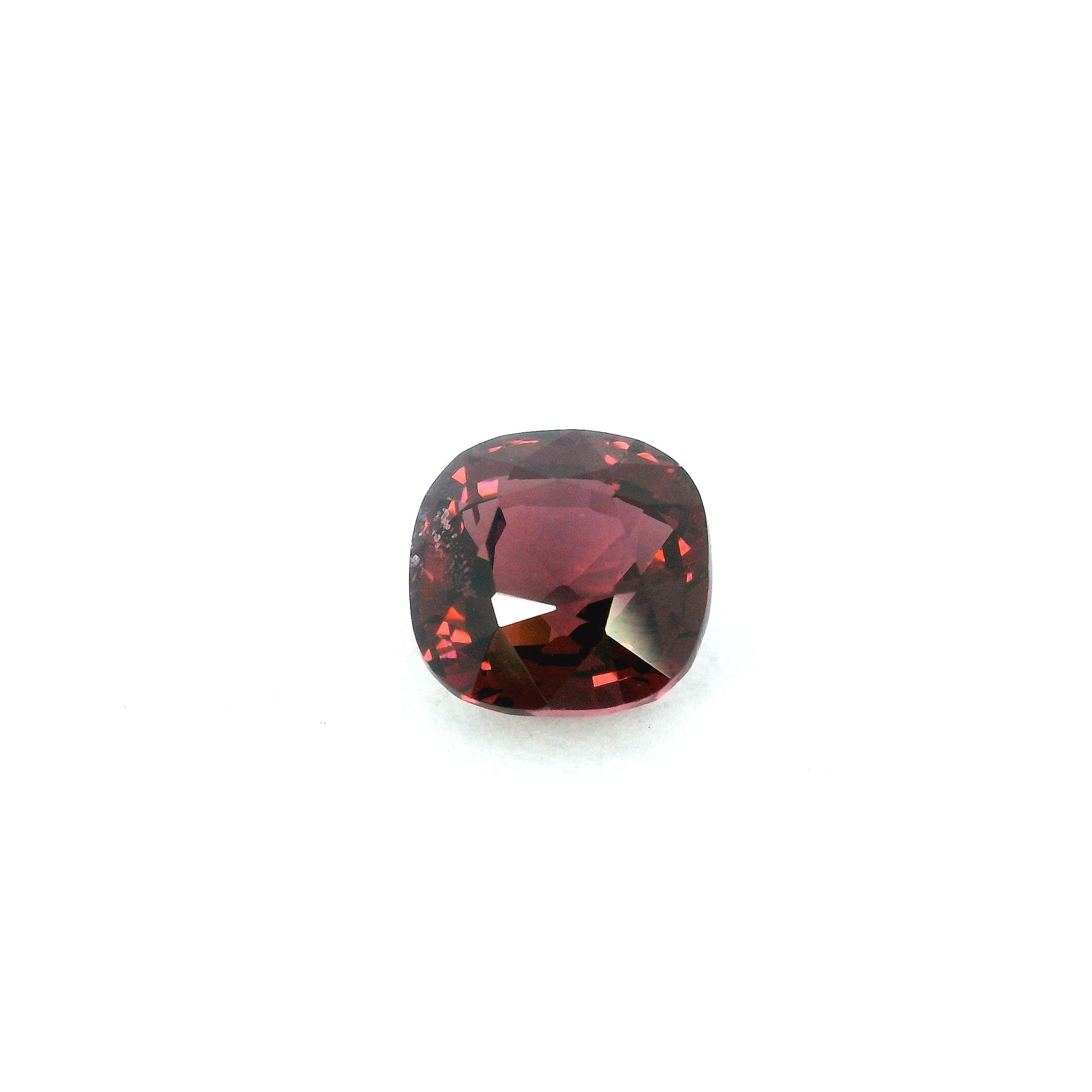 Granat 3,09 ct, różowy, szlif cushion