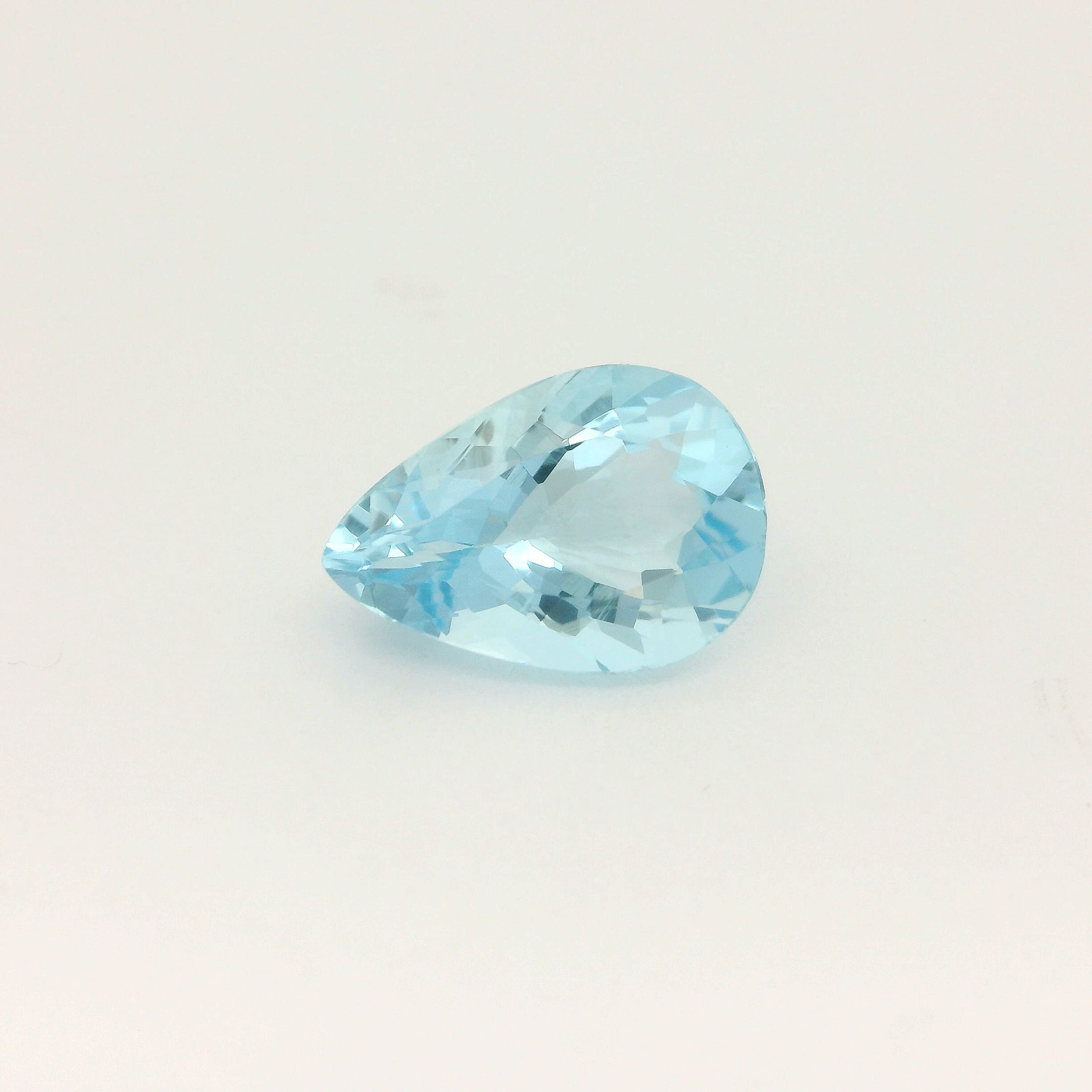 Akwamaryn 2,72 ct, niebieski, szlif gruszka