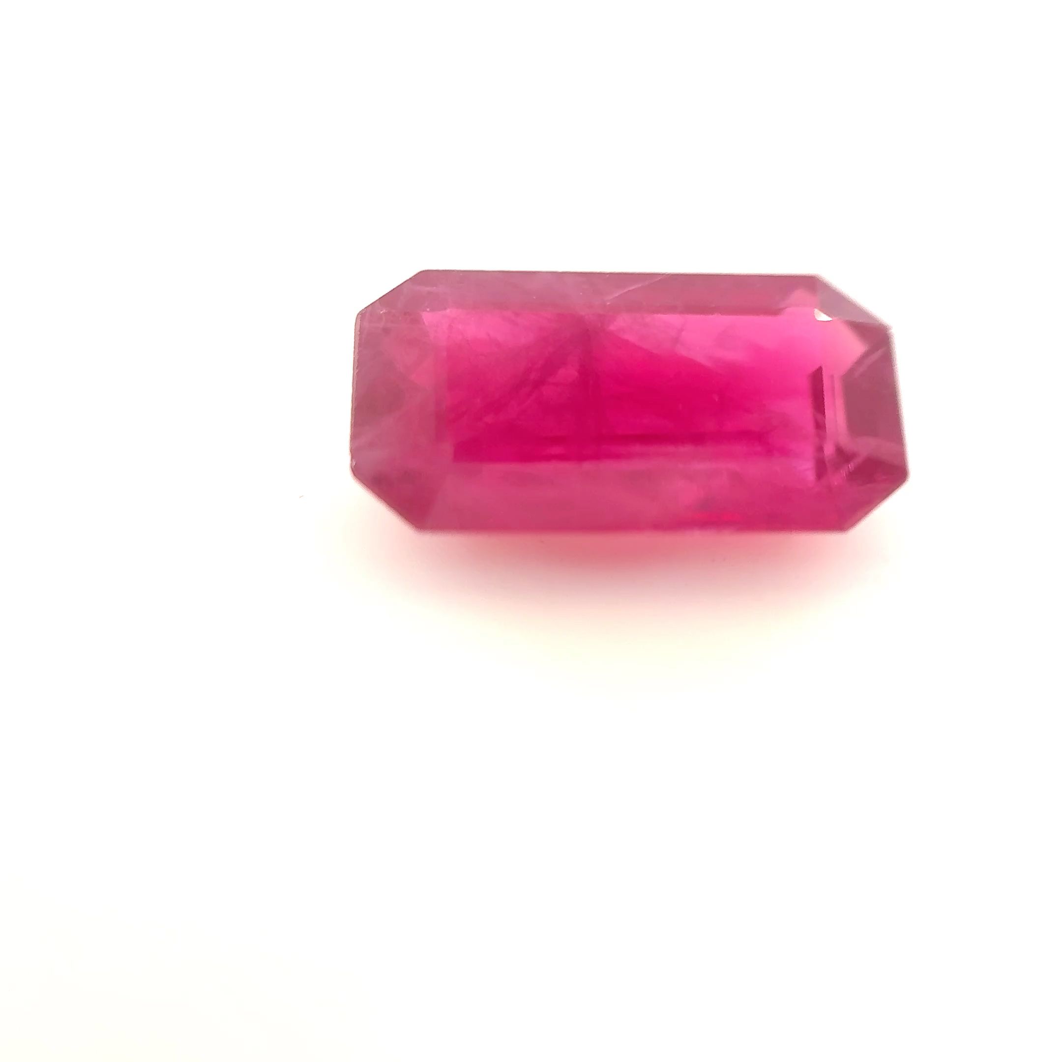 Rubin 2,28 ct, czerwony, szlif szmaragdowy
