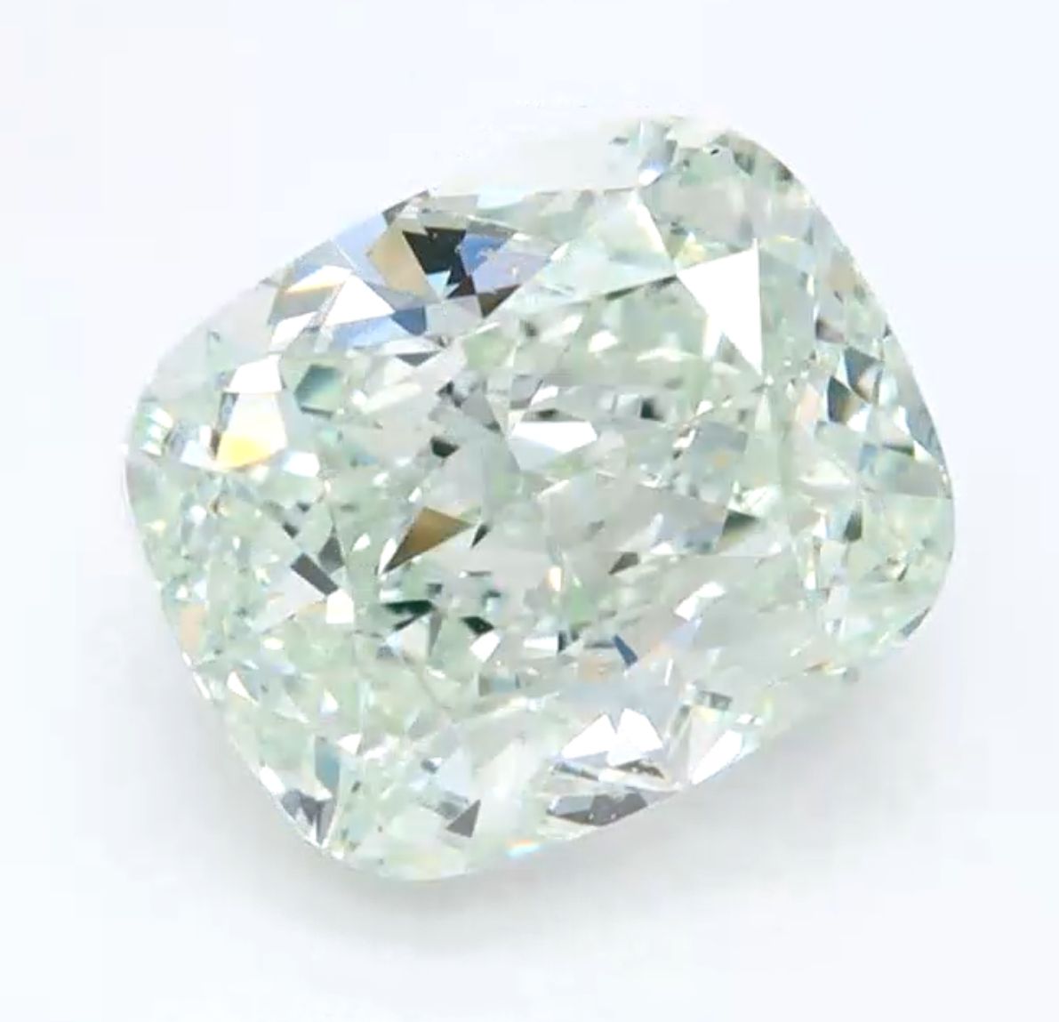 3-carat cushion diamond with null color, null cut, and VS2 clarity.