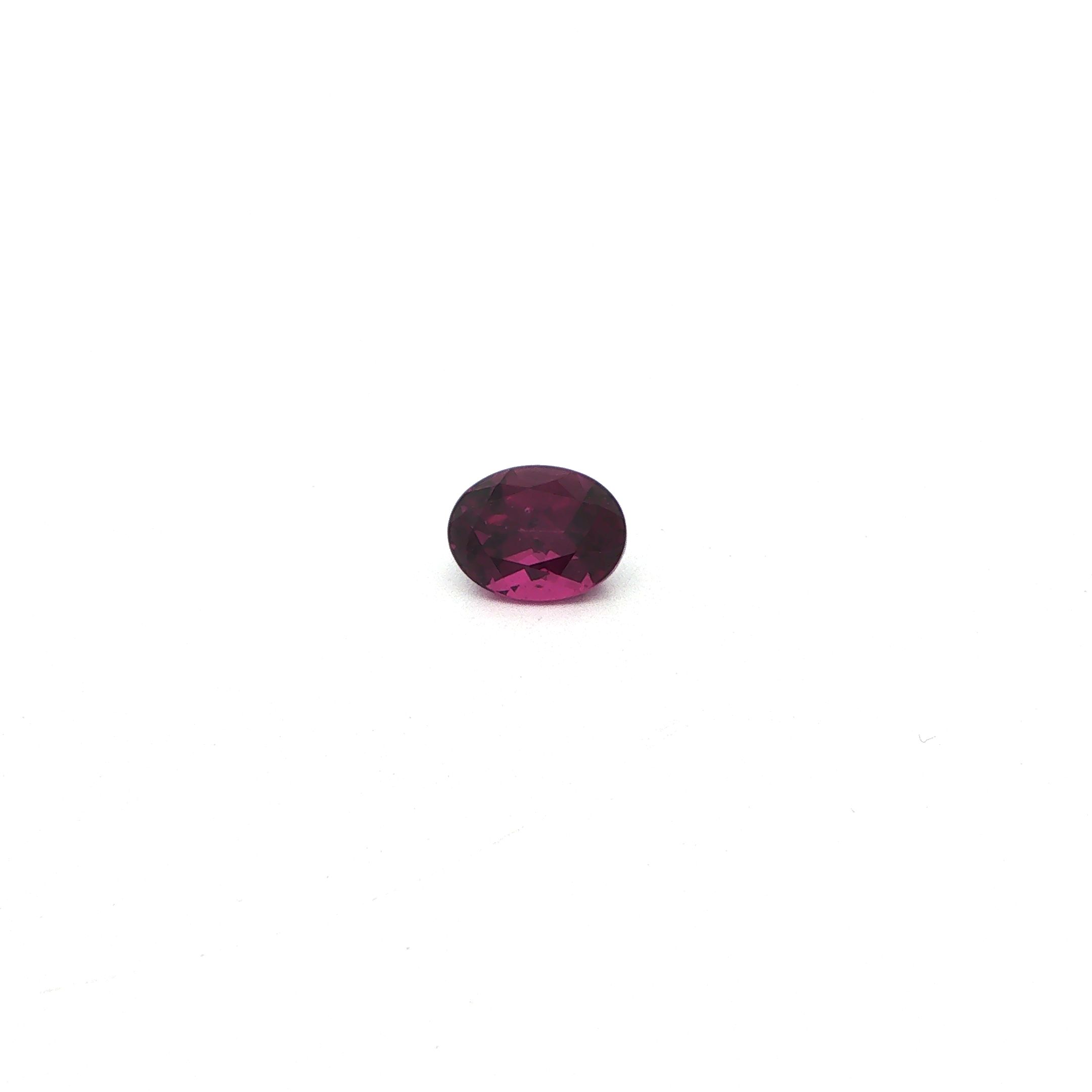 2.26 ct Oval garnet