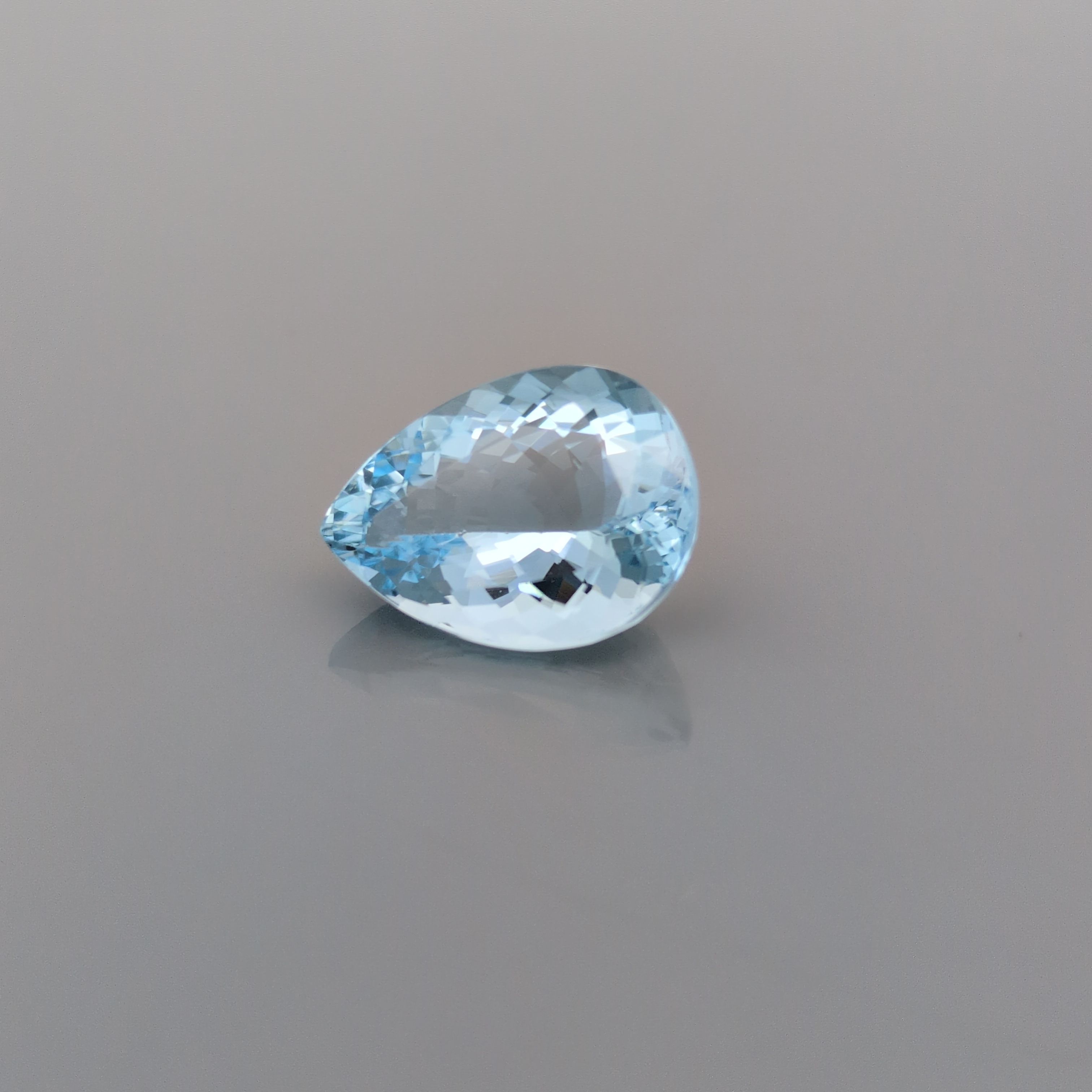 Akwamaryn 4,27 ct, niebieski, szlif gruszka