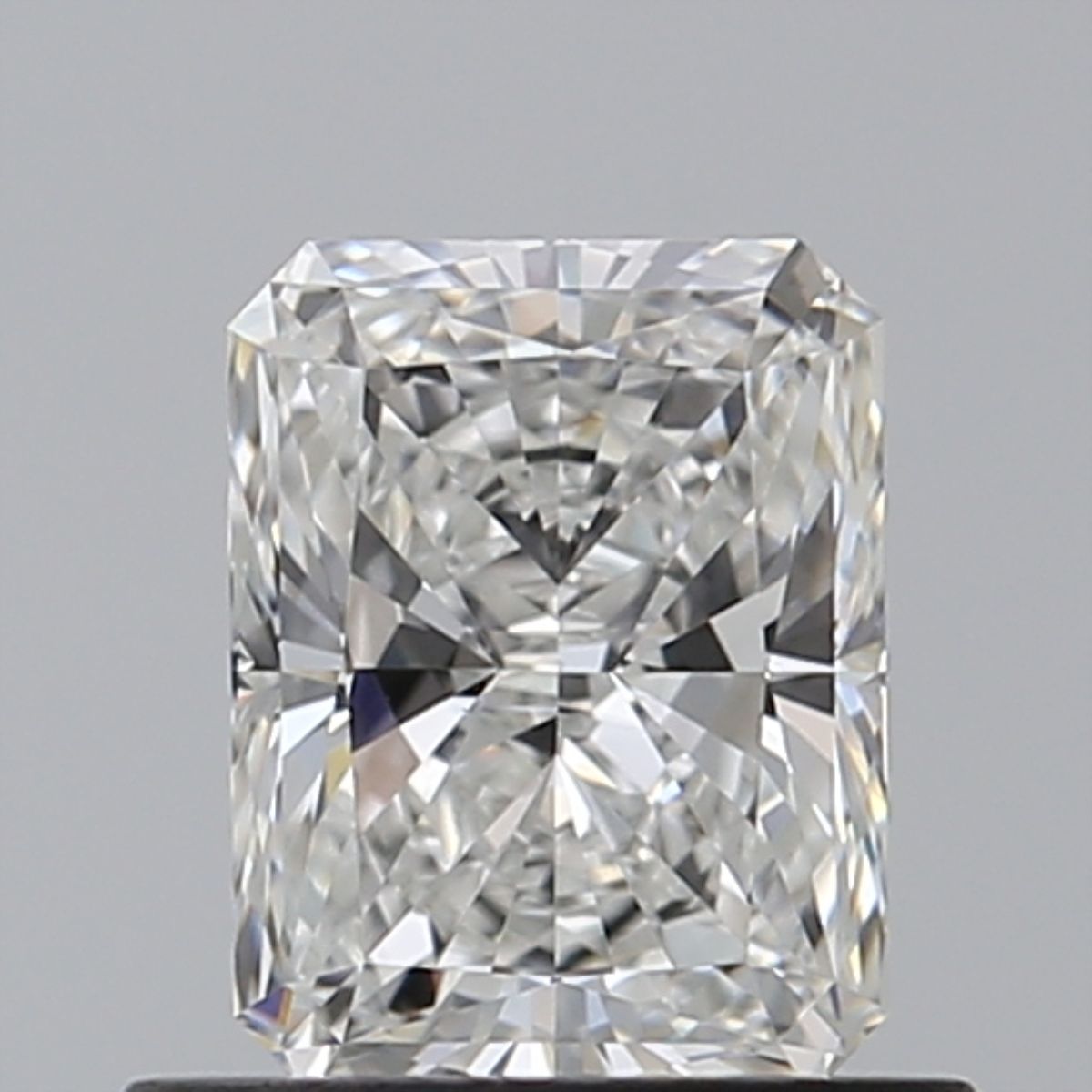 Prírodný diamant radiant,...