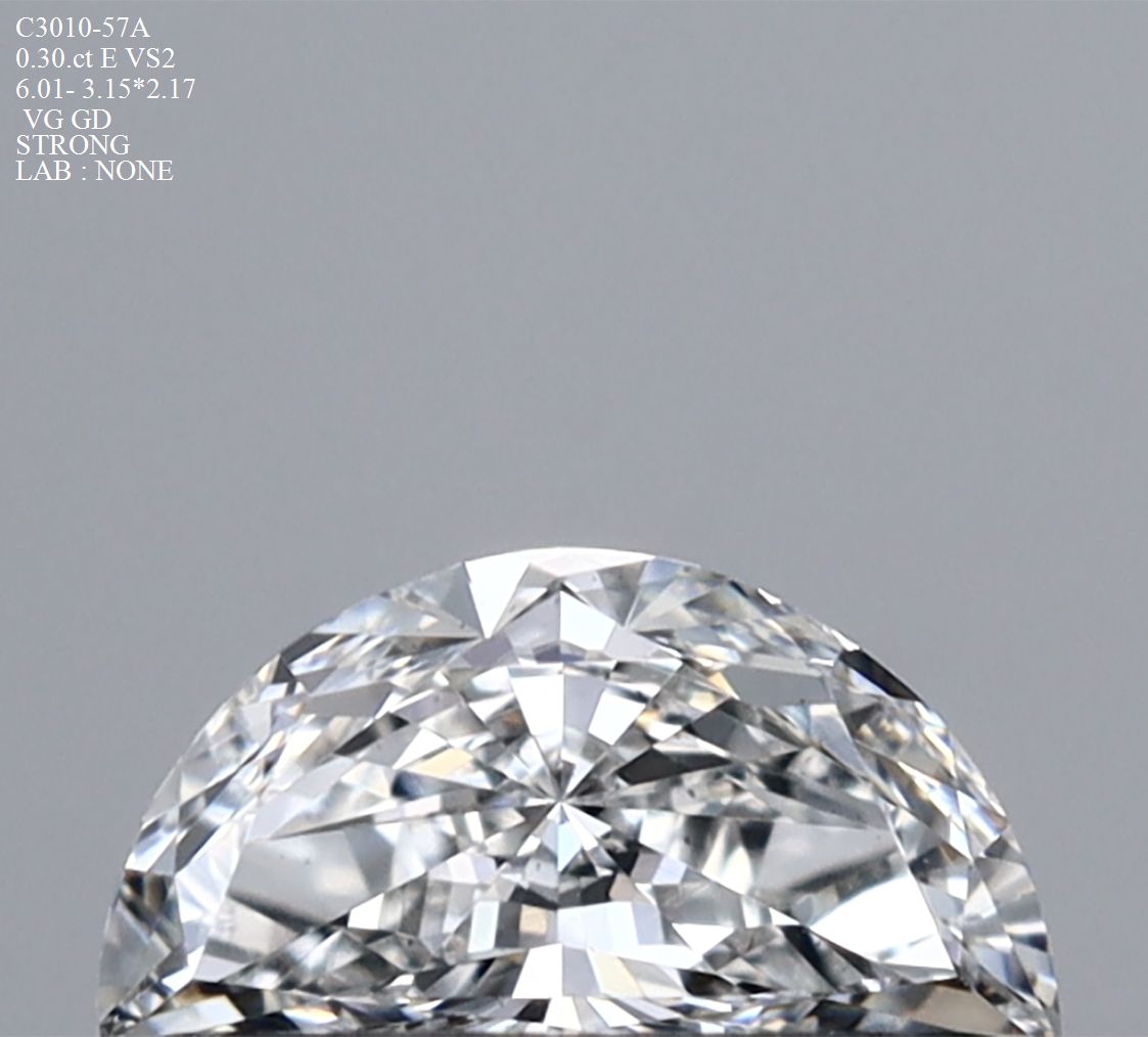 Prírodný diamant half moon,...