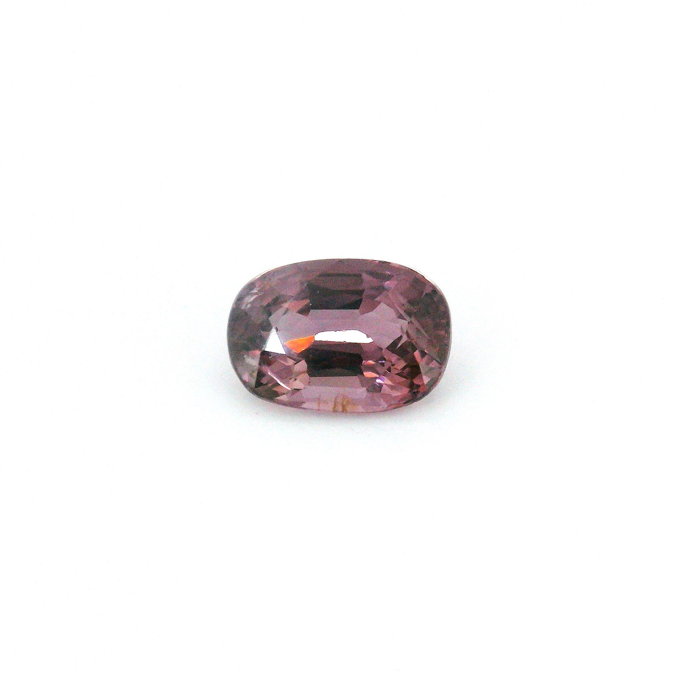 Spinel 1,64 ct, purpurowy, szlif cushion