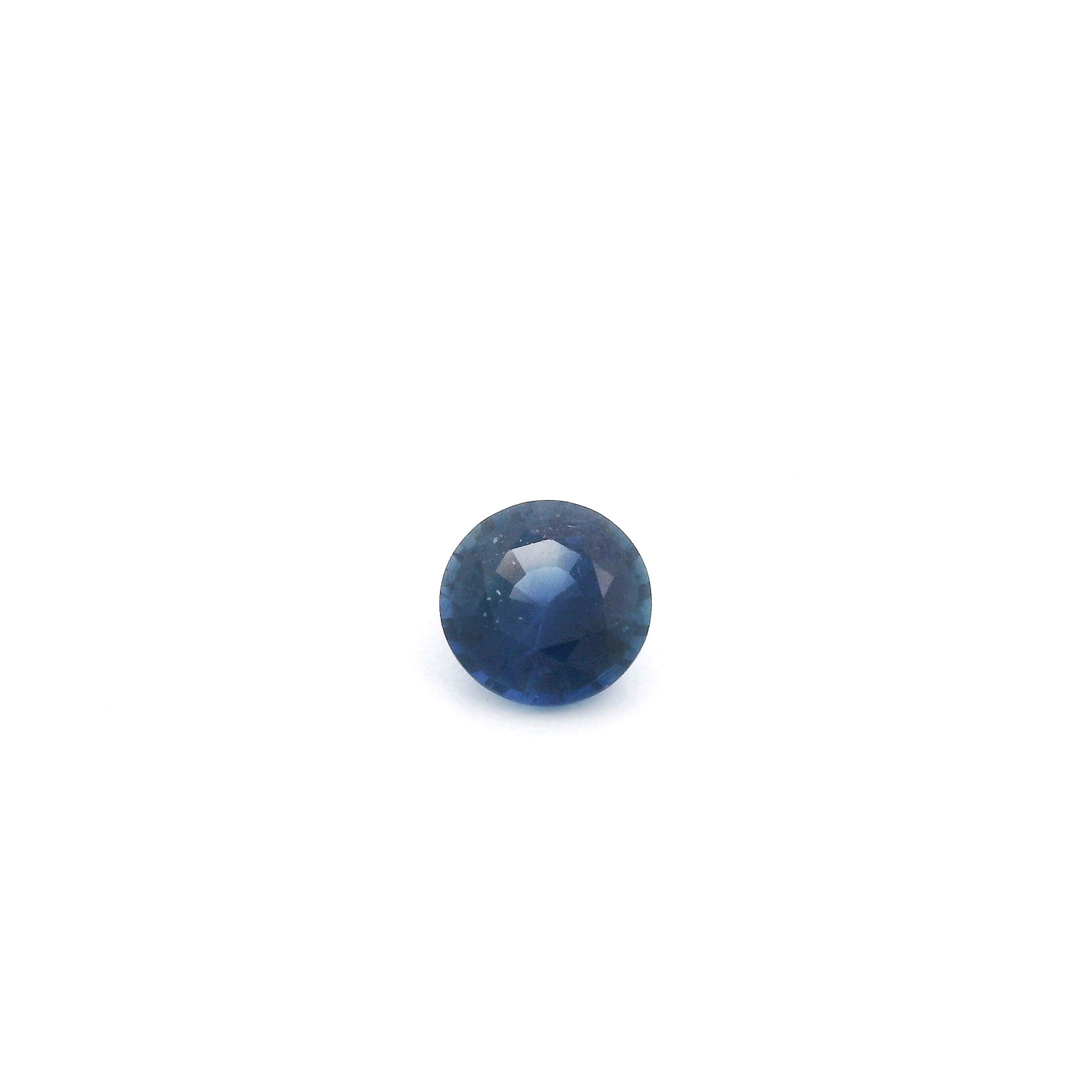 0.56 ct Round sapphire