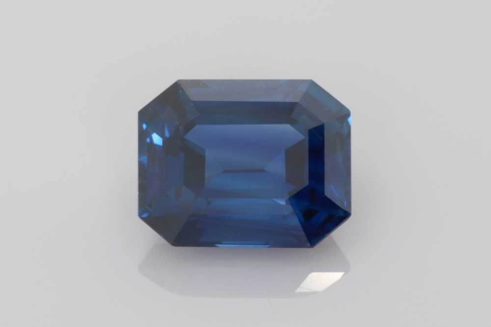 SAPPHIRE FACETED 5.53ct BLUE Vivid BLUE SI THAILAND HEATED