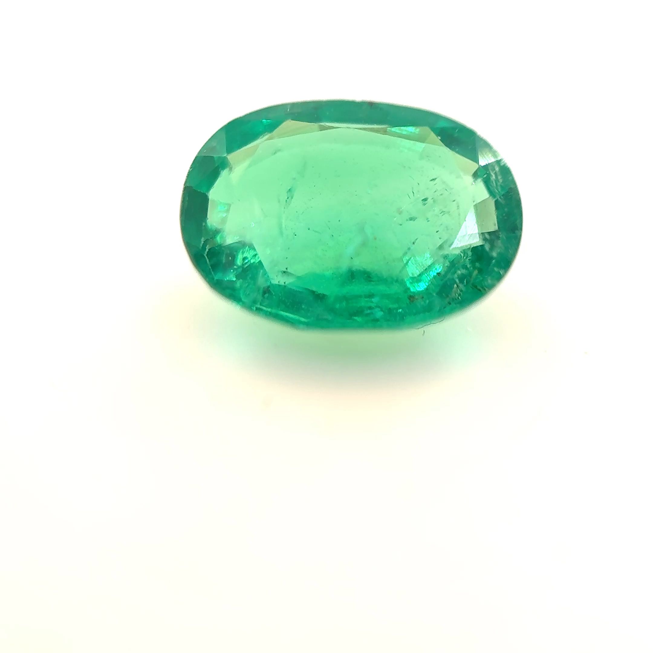 Szmaragd 2,11 ct, zielony, szlif owalny