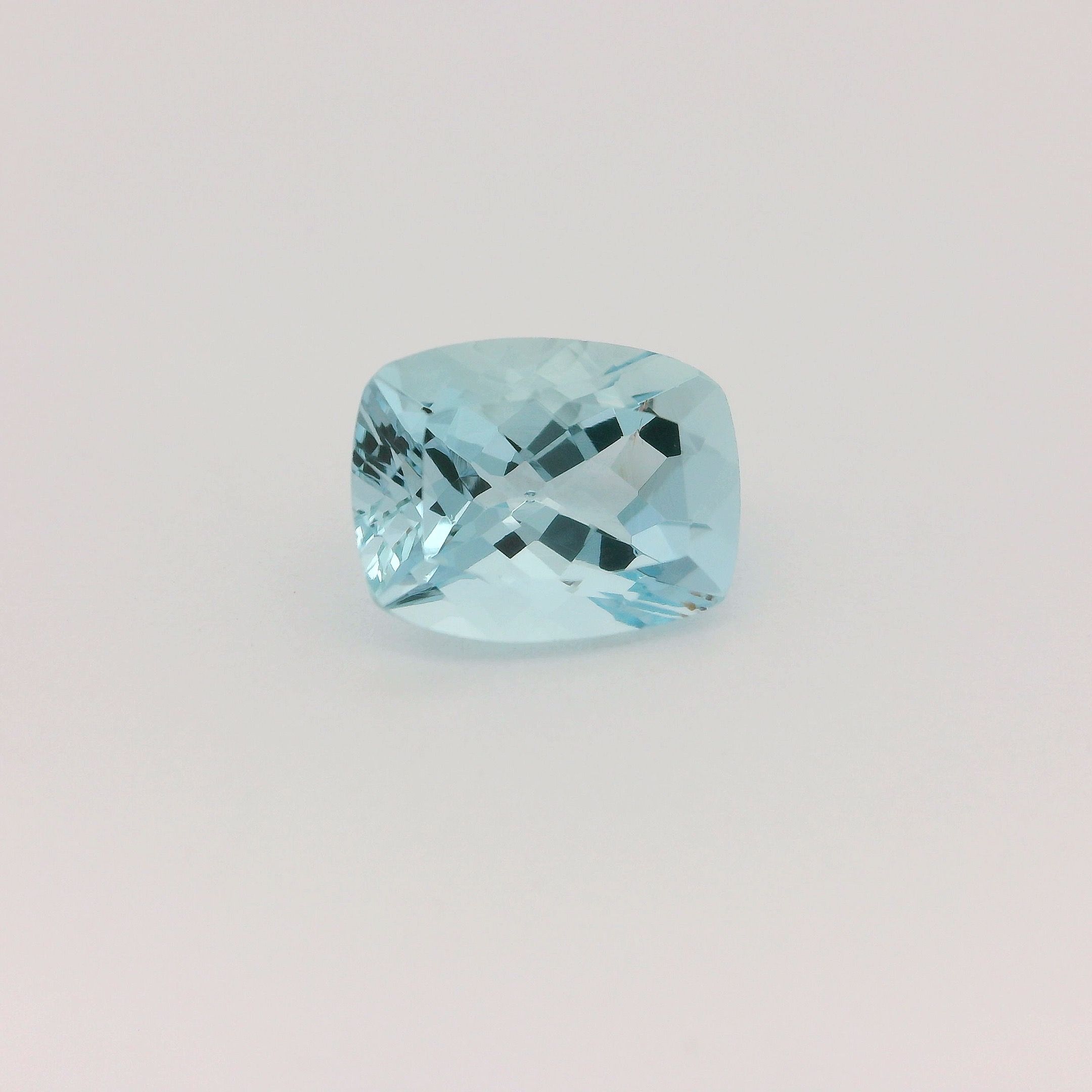 Akwamaryn 1,90 ct, niebieski, szlif cushion