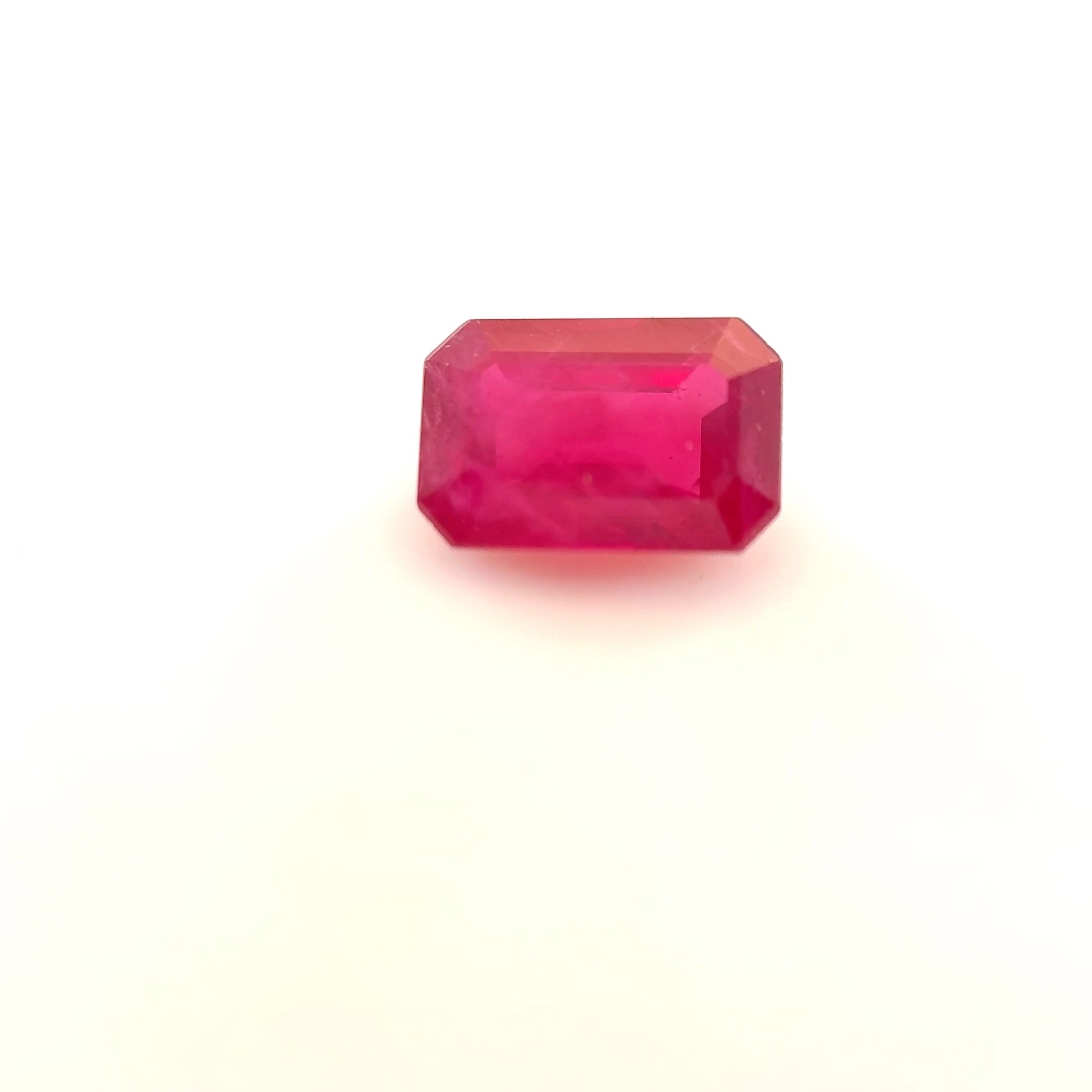 Rubin 1,00 ct, czerwony, szlif szmaragdowy