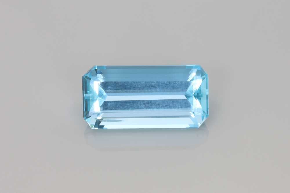 AQUAMARINE FACETED 4.94ct BLUE Vivid BLUE SI MOZAMBIQUE NONE