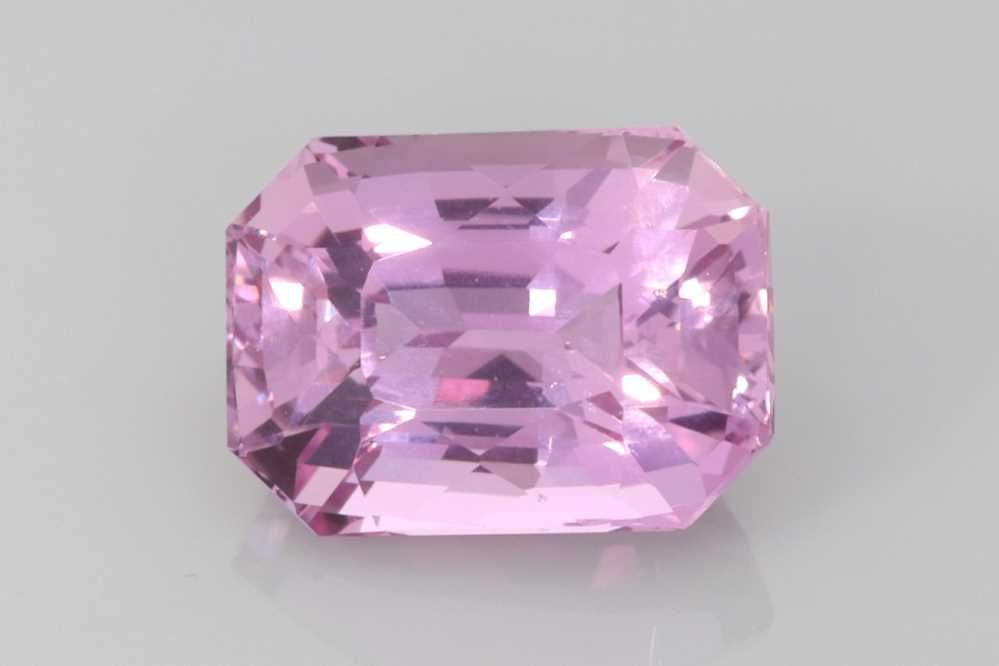 Szafir 2,55 ct, różowy, szlif szmaragdowy