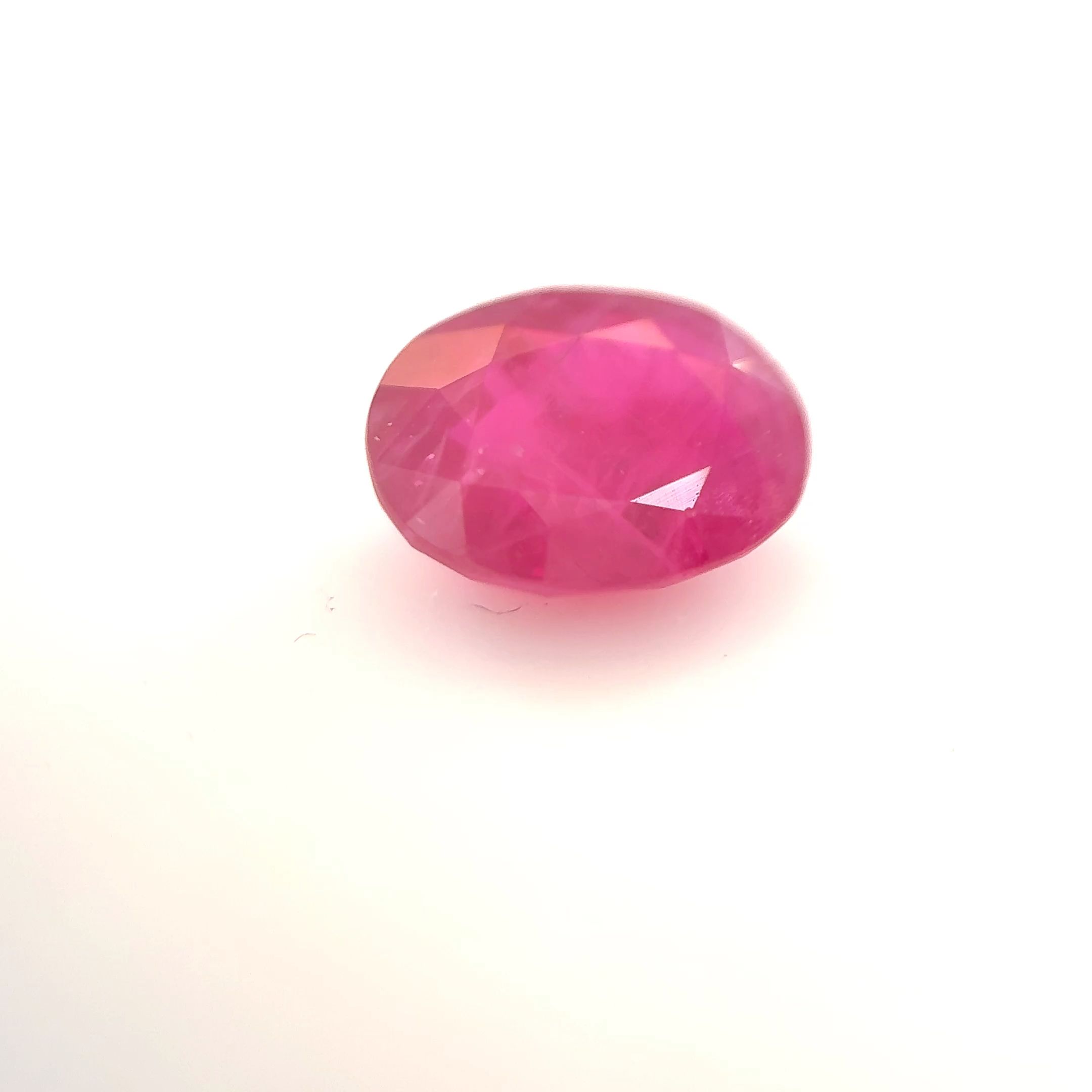Rubin 1,71 ct, czerwony, szlif owalny