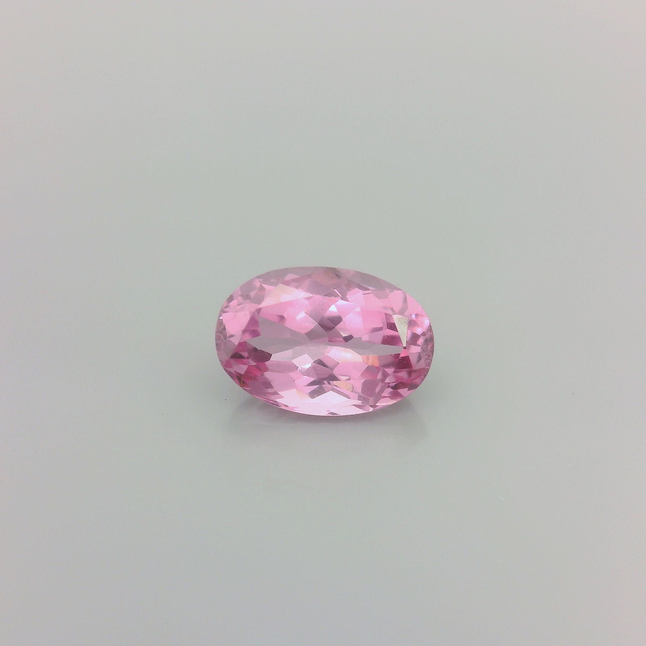 1.54 ct Oval spinel