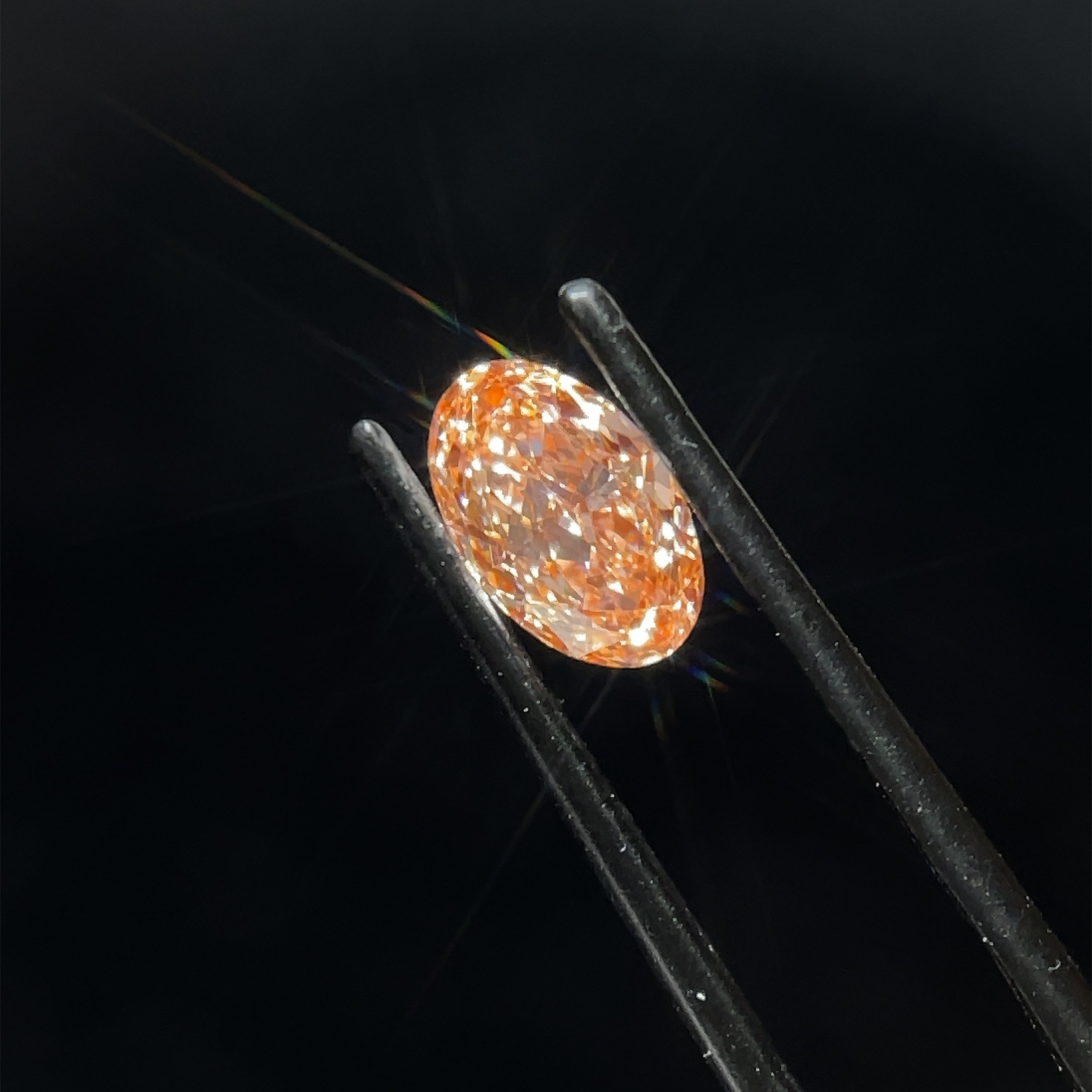 1.03 CT Fancy Vivid Orange OVAL