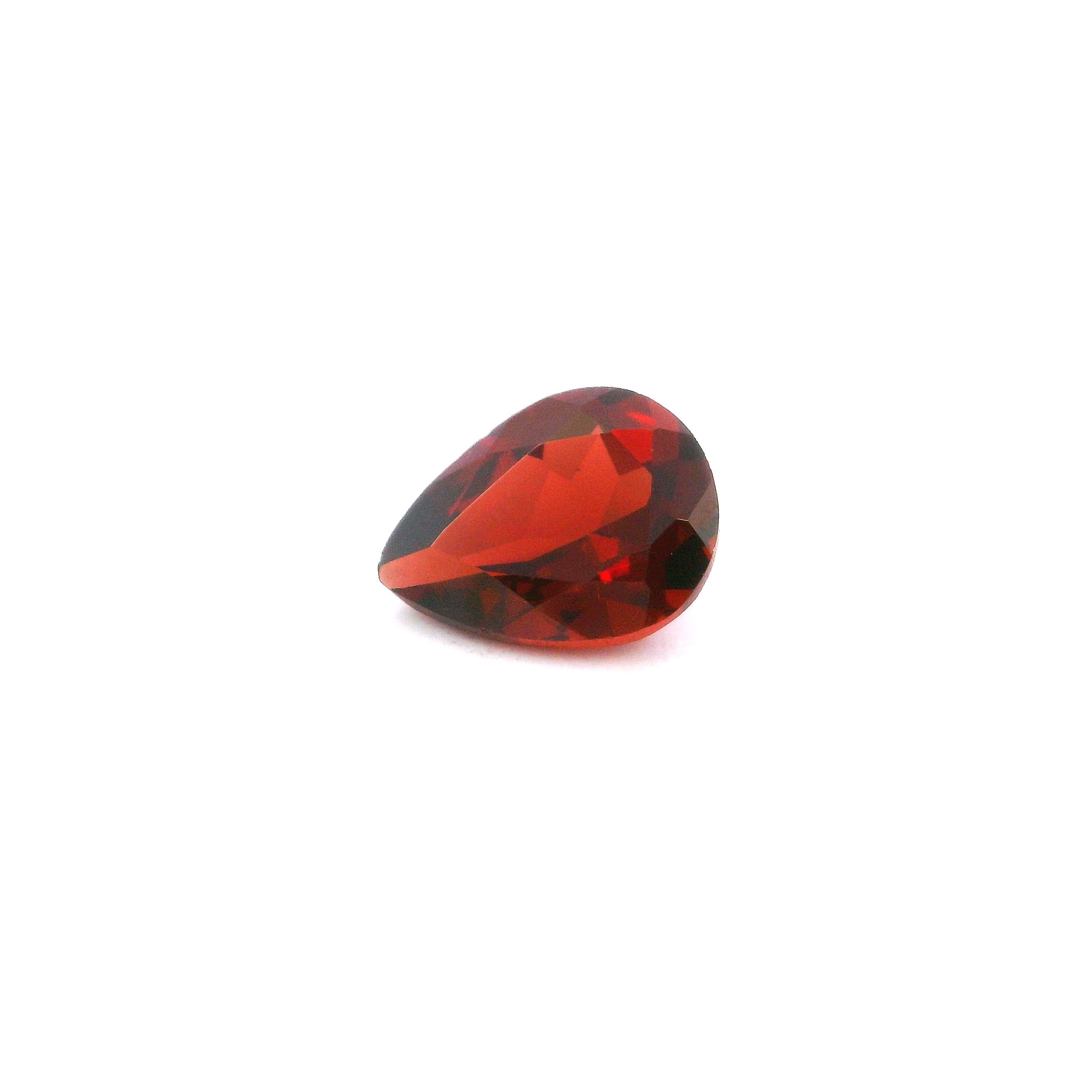 Granat 2,01 ct, czerwony, szlif gruszka