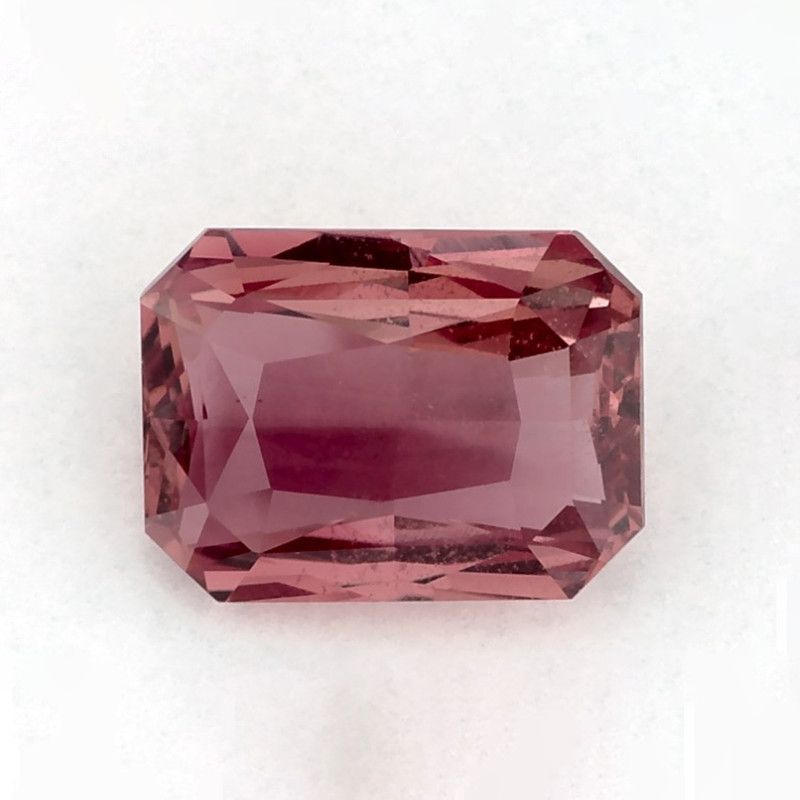 Szafir 1,64 ct, różowy, szlif radiant