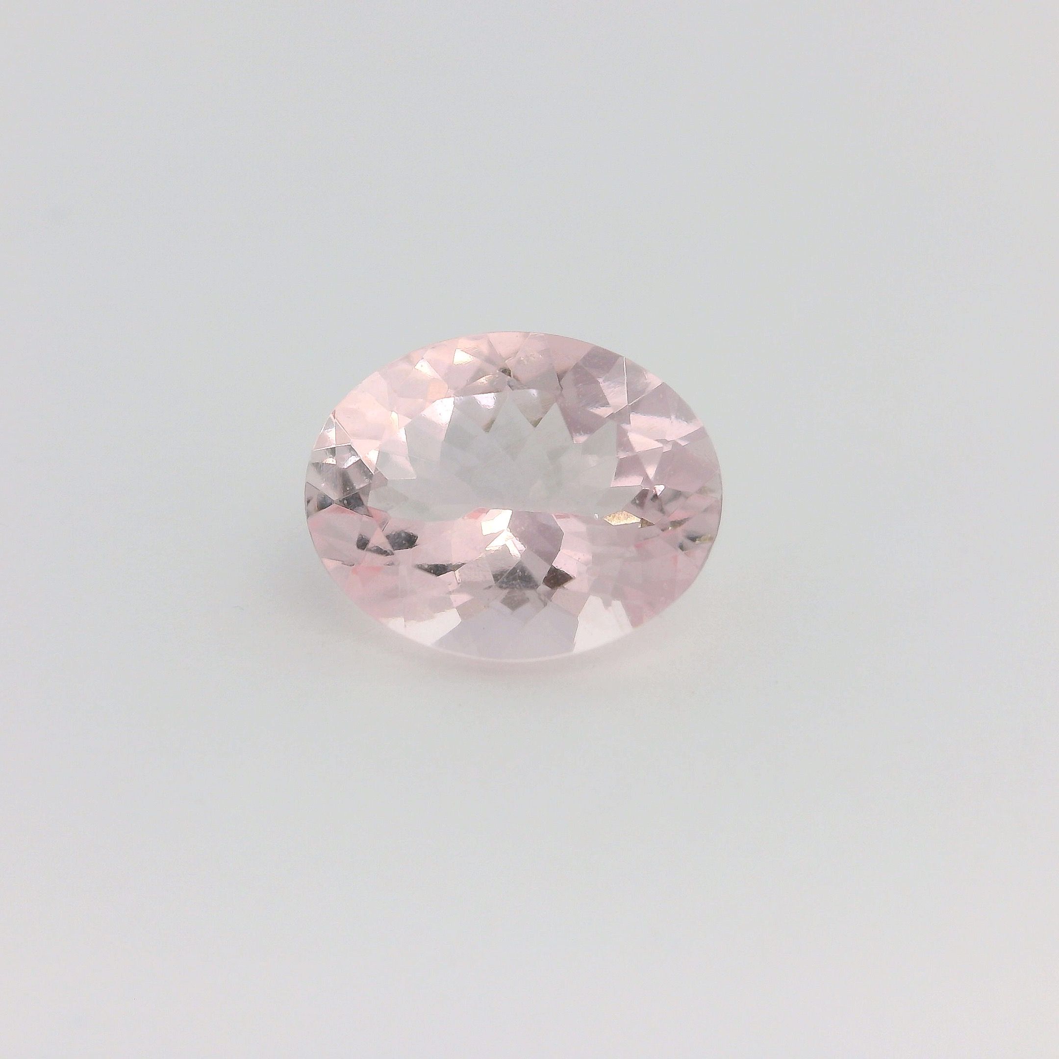 Morganit 2,26 ct, różowy, szlif owalny