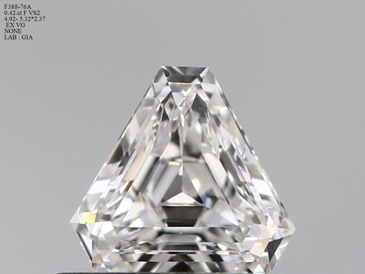 Prírodný diamant triangel,...