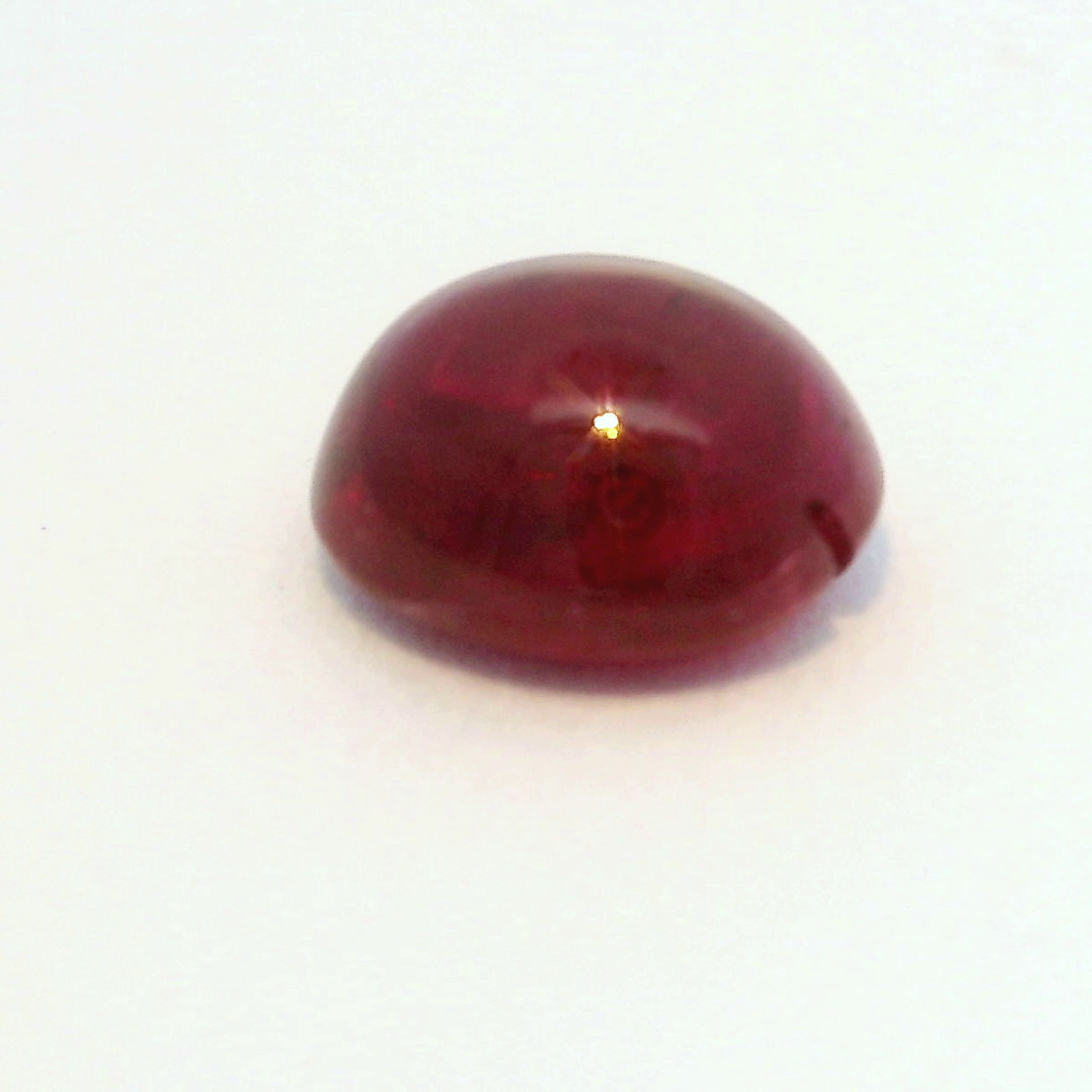 Rubin 1,84 ct, czerwony, kaboszon