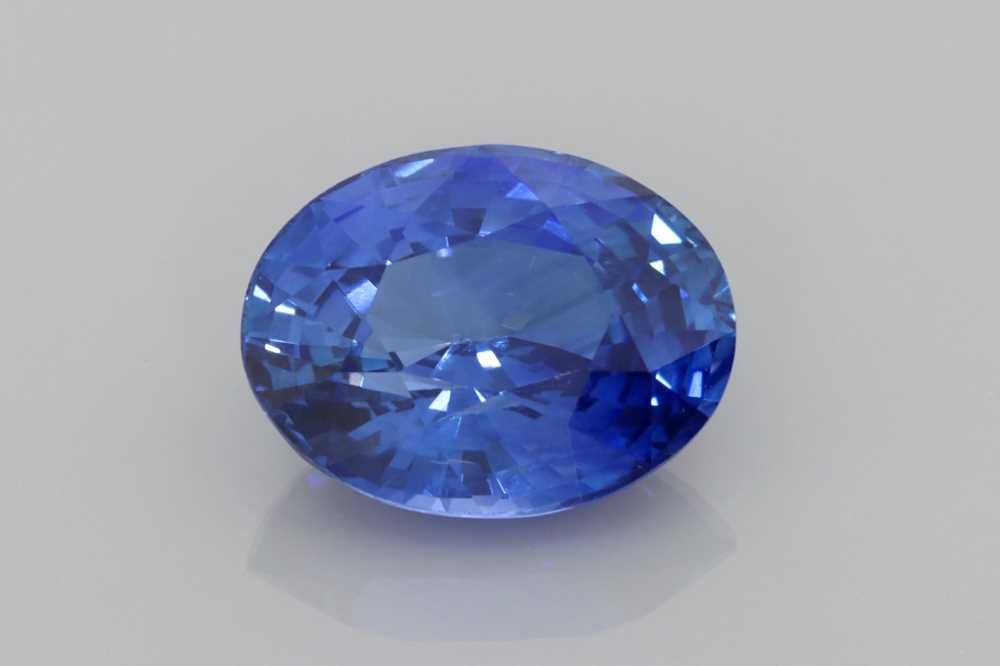 Szafir 2,40 ct, niebieski, szlif owalny