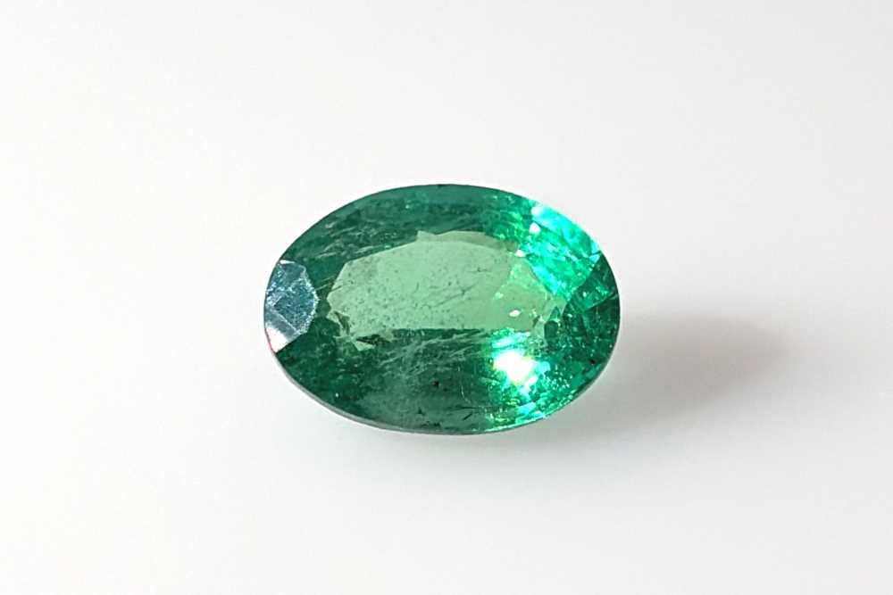 Szmaragd 2,46 ct, zielony, szlif owalny