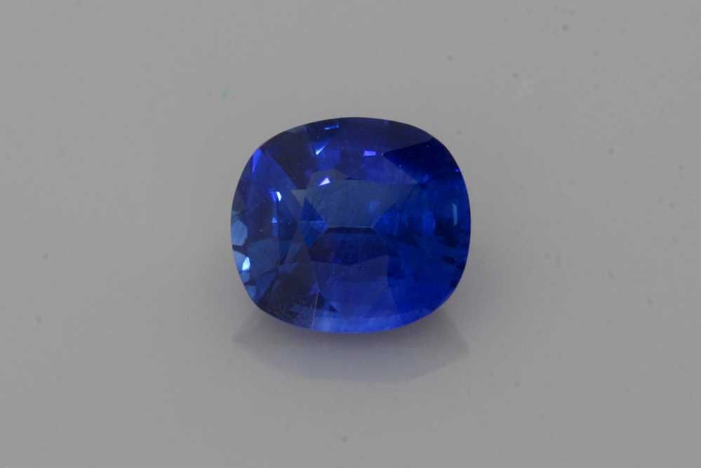 SAPPHIRE FACETED 1.57ct BLUE Vivid BLUE SI SRILANKA HEATED