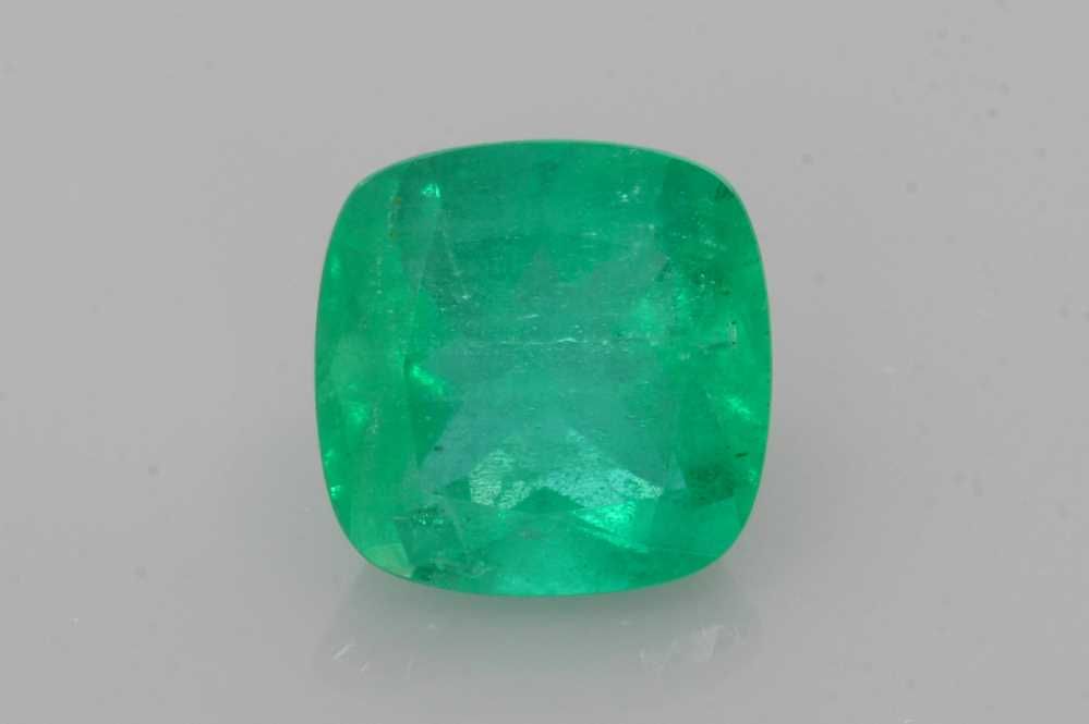 Szmaragd 1,93 ct, zielony, szlif cushion