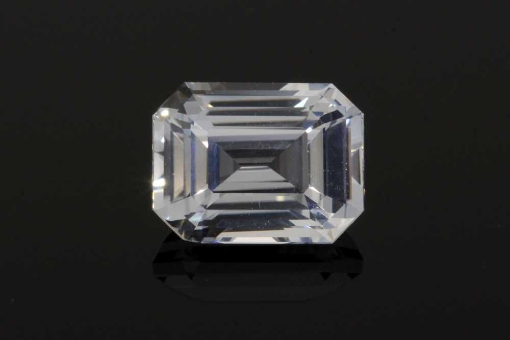 Szafir 3,05 ct, biały, szlif szmaragdowy