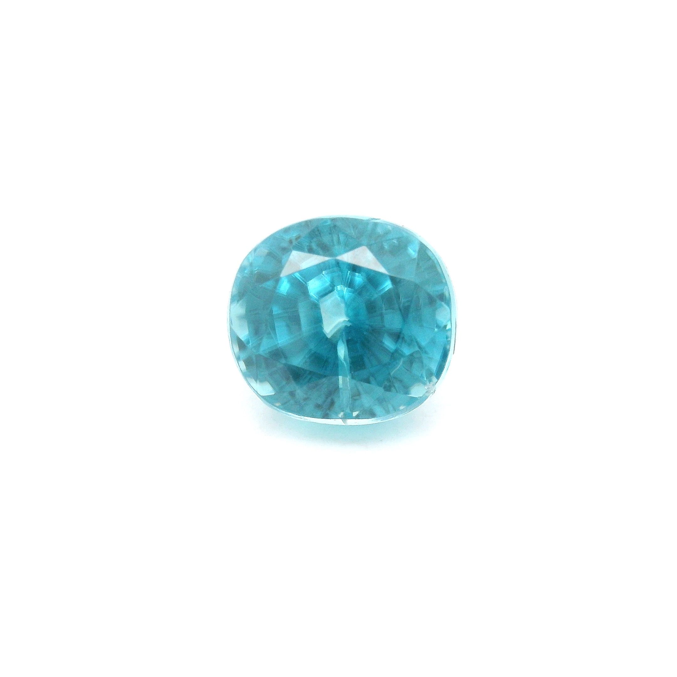 Cyrkon 4,86 ct, niebieski, szlif cushion