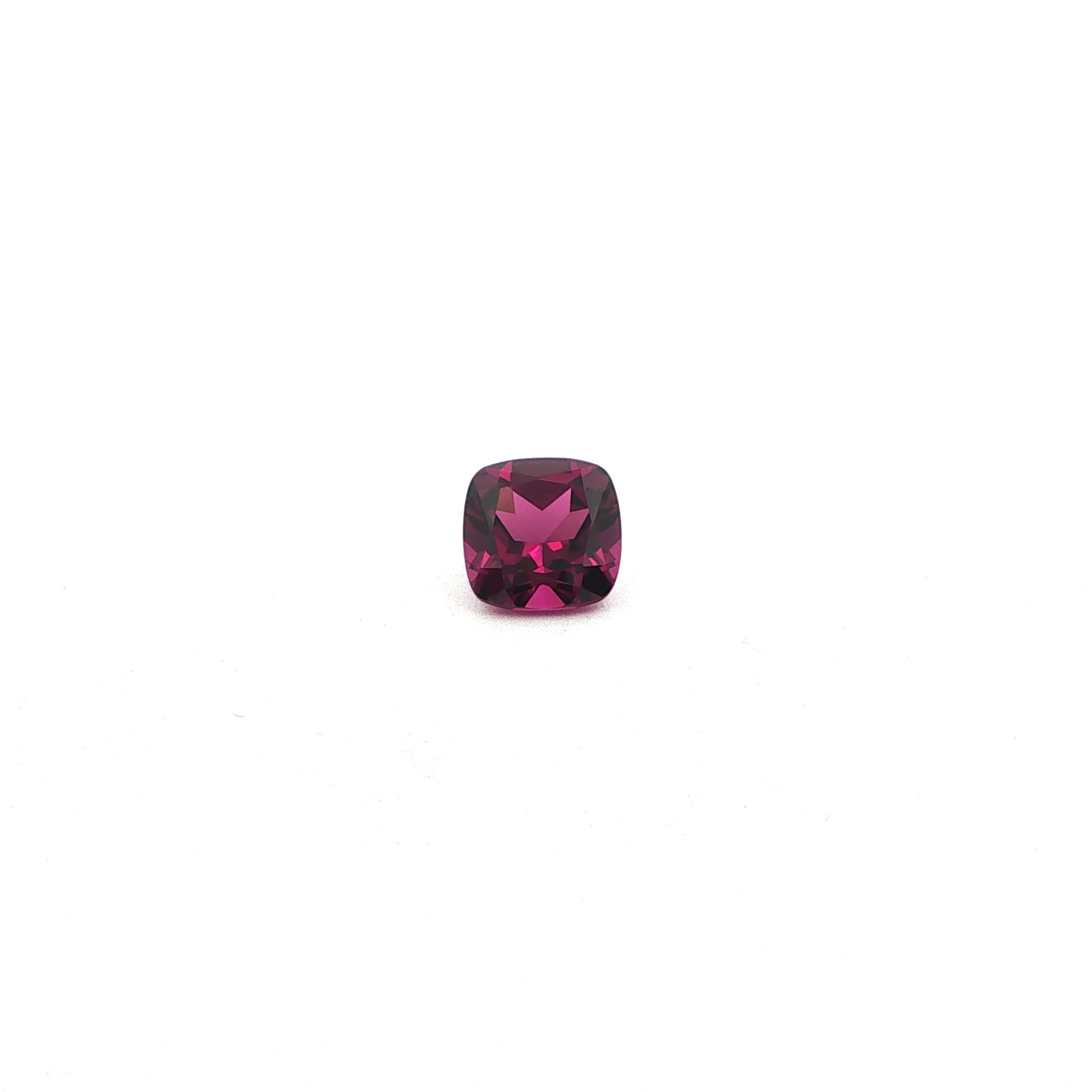 1.92 ct Cushion garnet