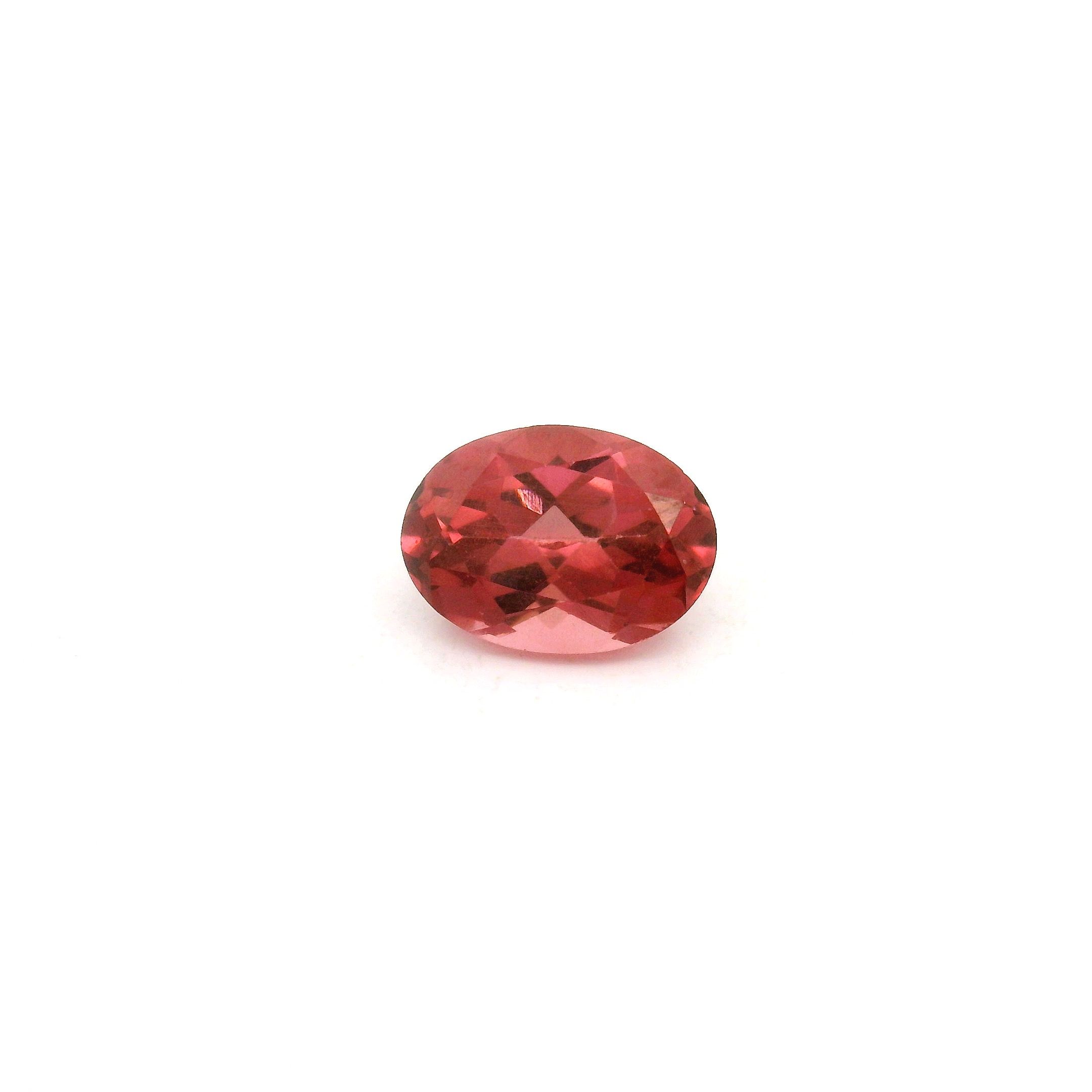 Granat 1,17 ct, różowy, szlif owalny