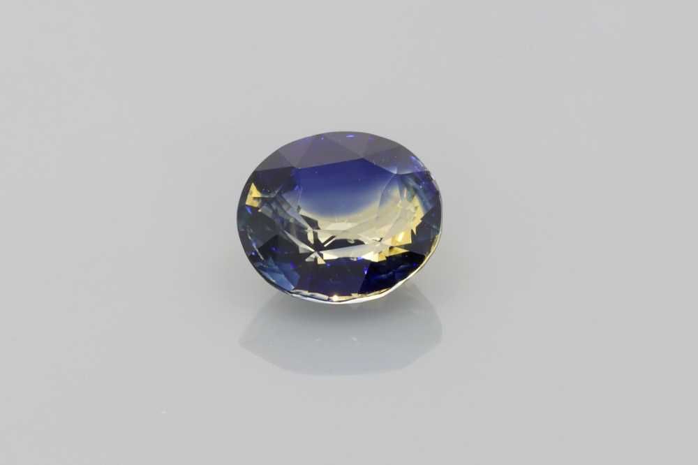 Szafir 1,53 ct, dwubarwny, szlif owalny