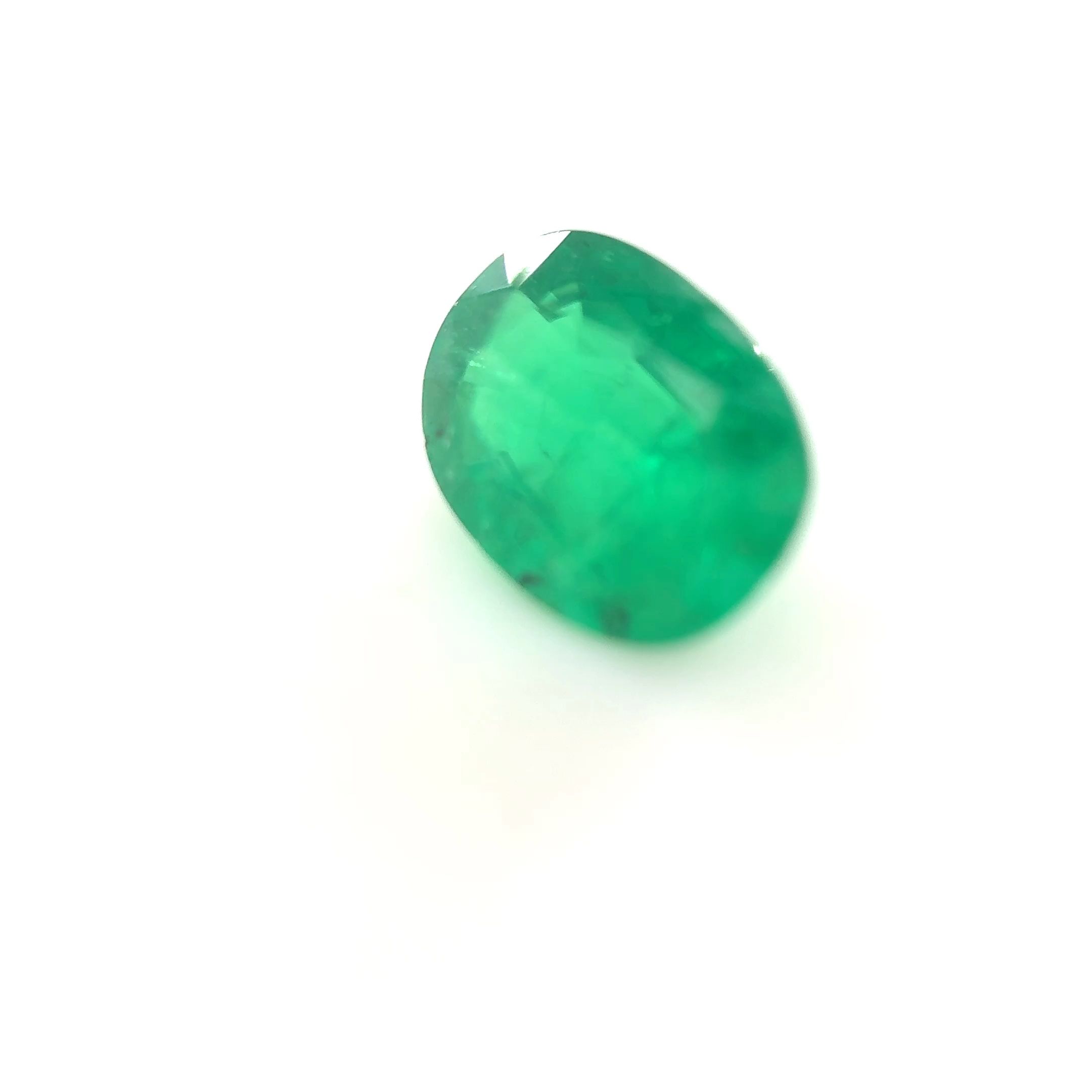 Szmaragd 1,30 ct, zielony, szlif owalny
