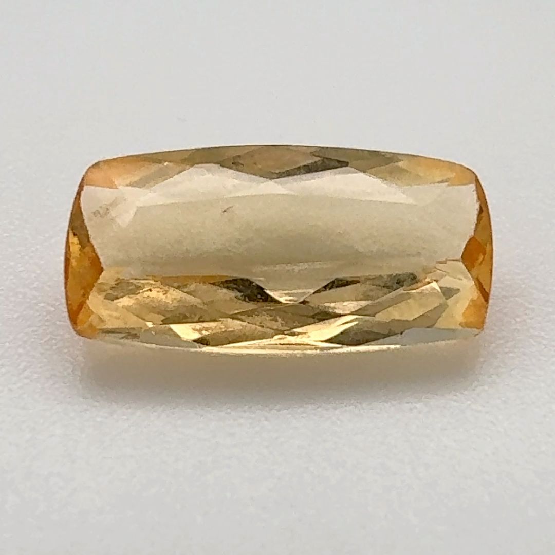 Topaz 2,41 ct, żółty, szlif cushion
