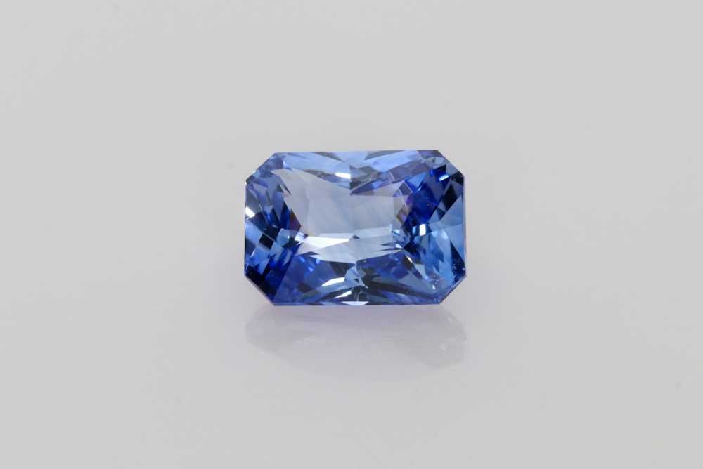 Szafir 2,04 ct, niebieski, szlif szmaragdowy