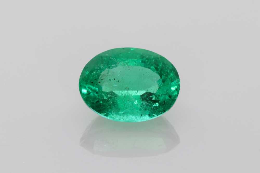 Szmaragd 1,96 ct, zielony, szlif owalny