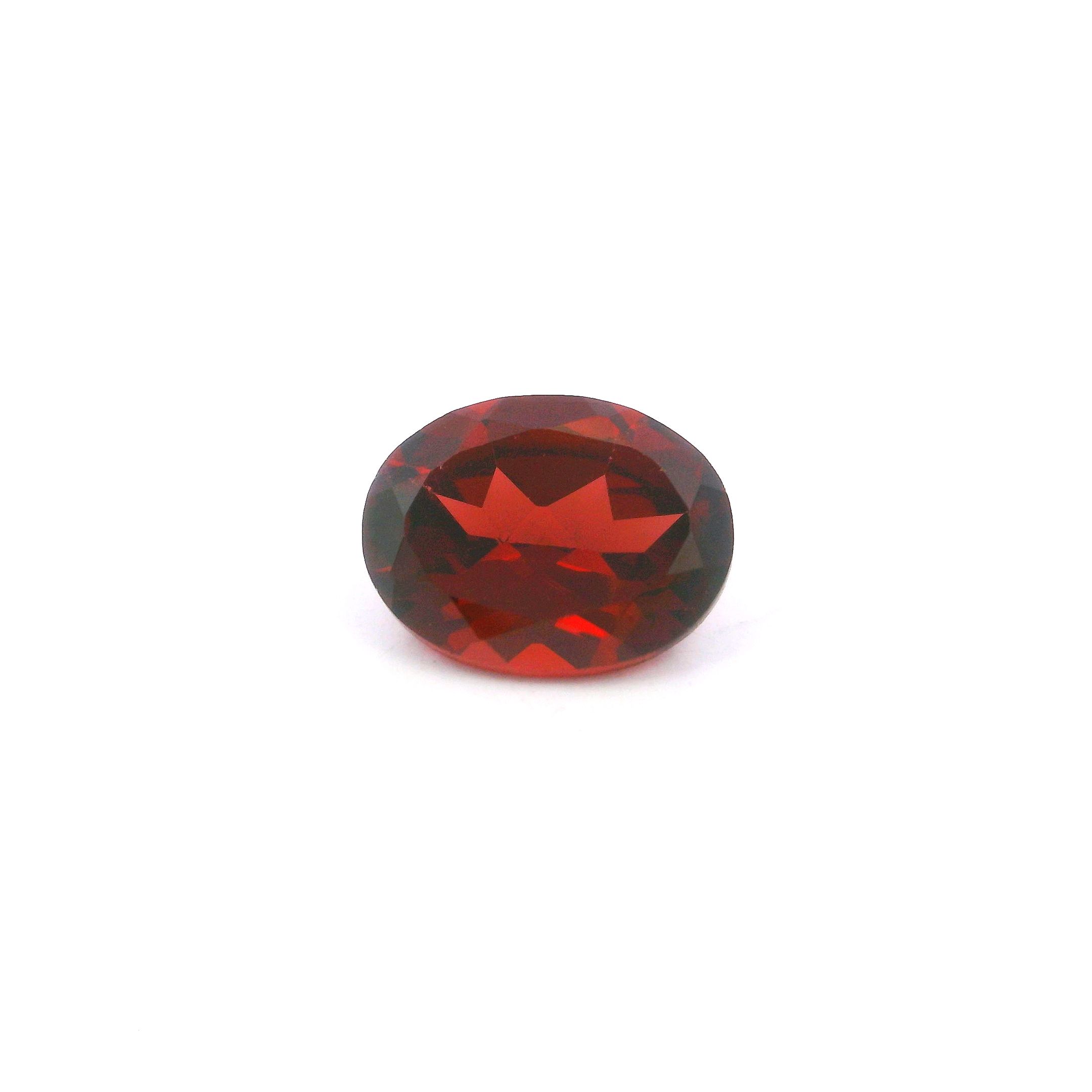 Granat 2,30 ct, czerwony, szlif owalny