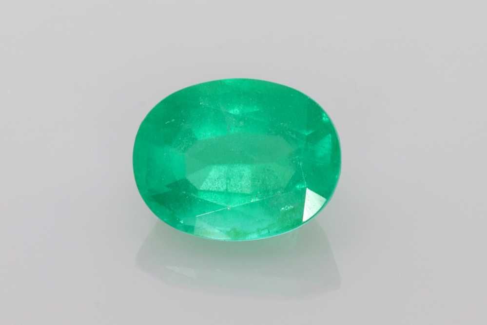 Szmaragd 2,00 ct, zielony, szlif owalny